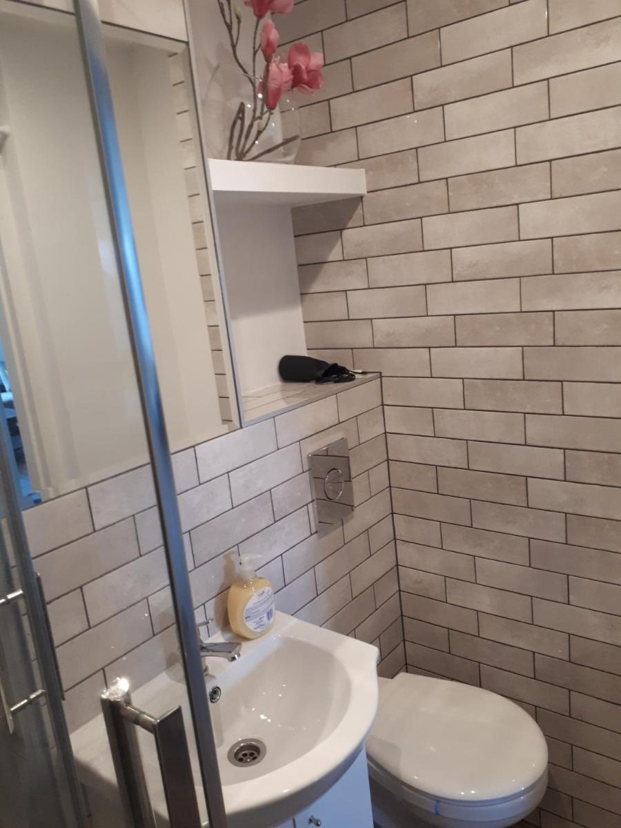 One-Bedroom Apartment - 111A Marszałkowska Street - Photo 4