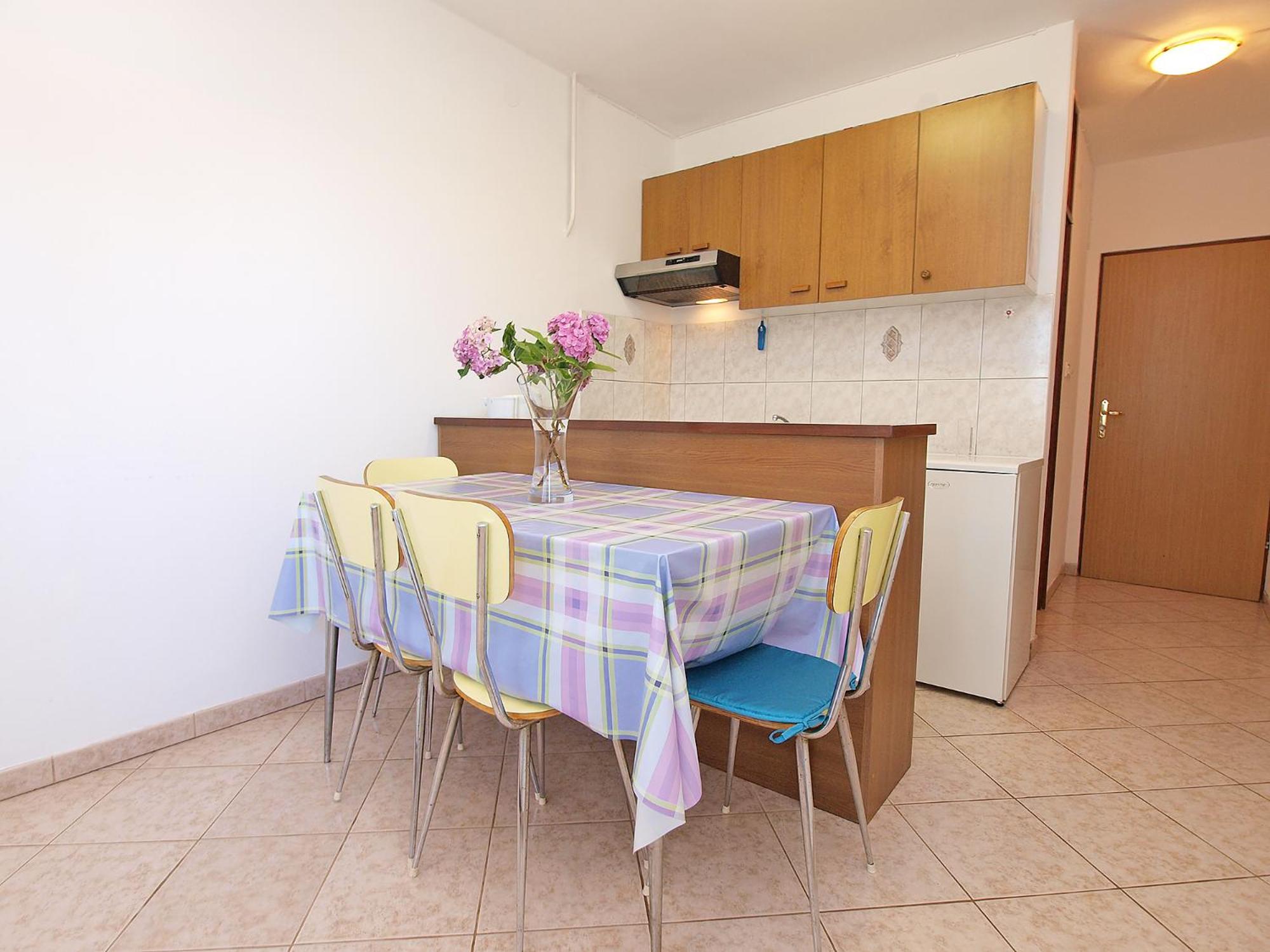 Apartment photo 2