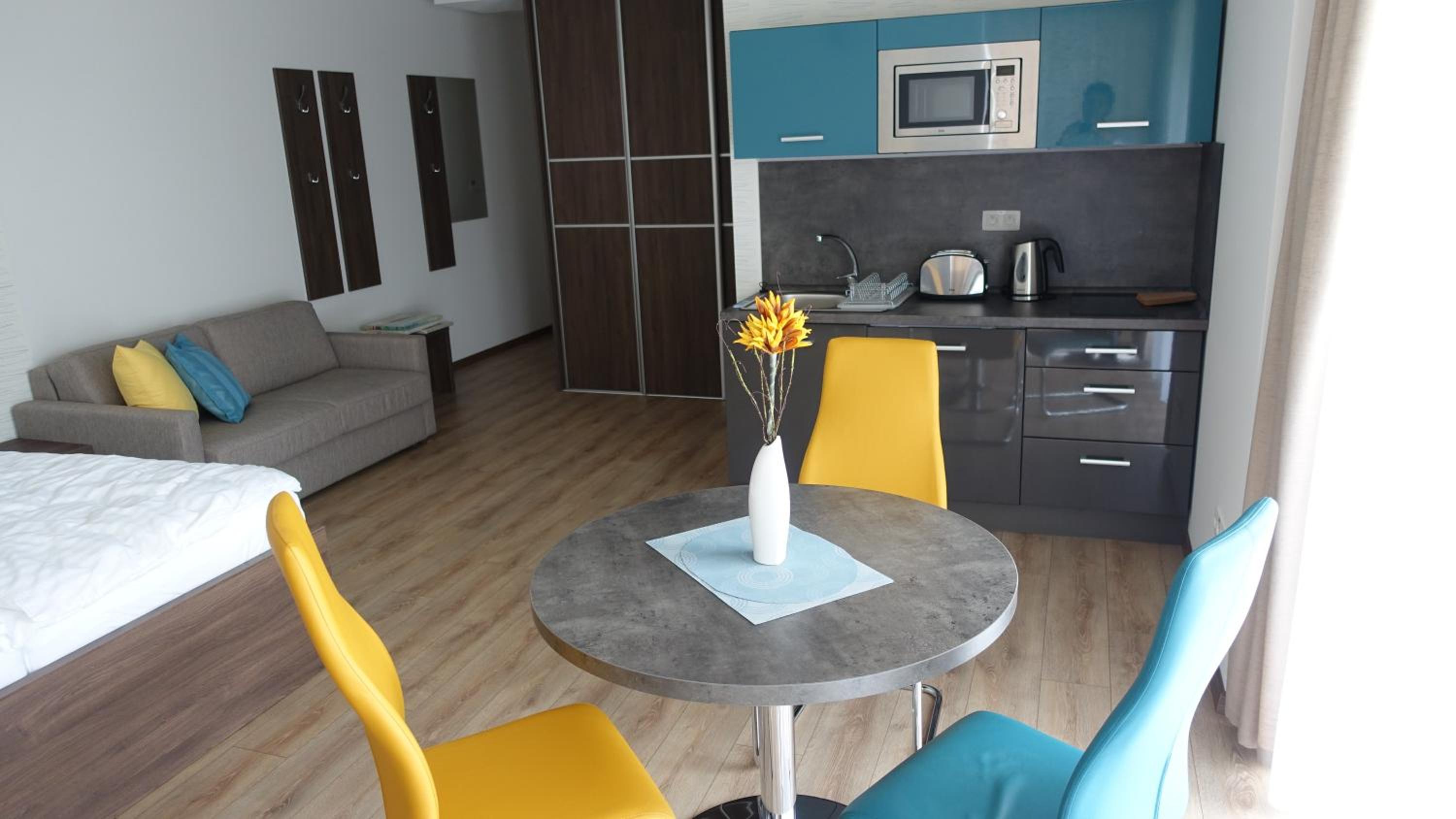 Studio Apartment - Photo 11