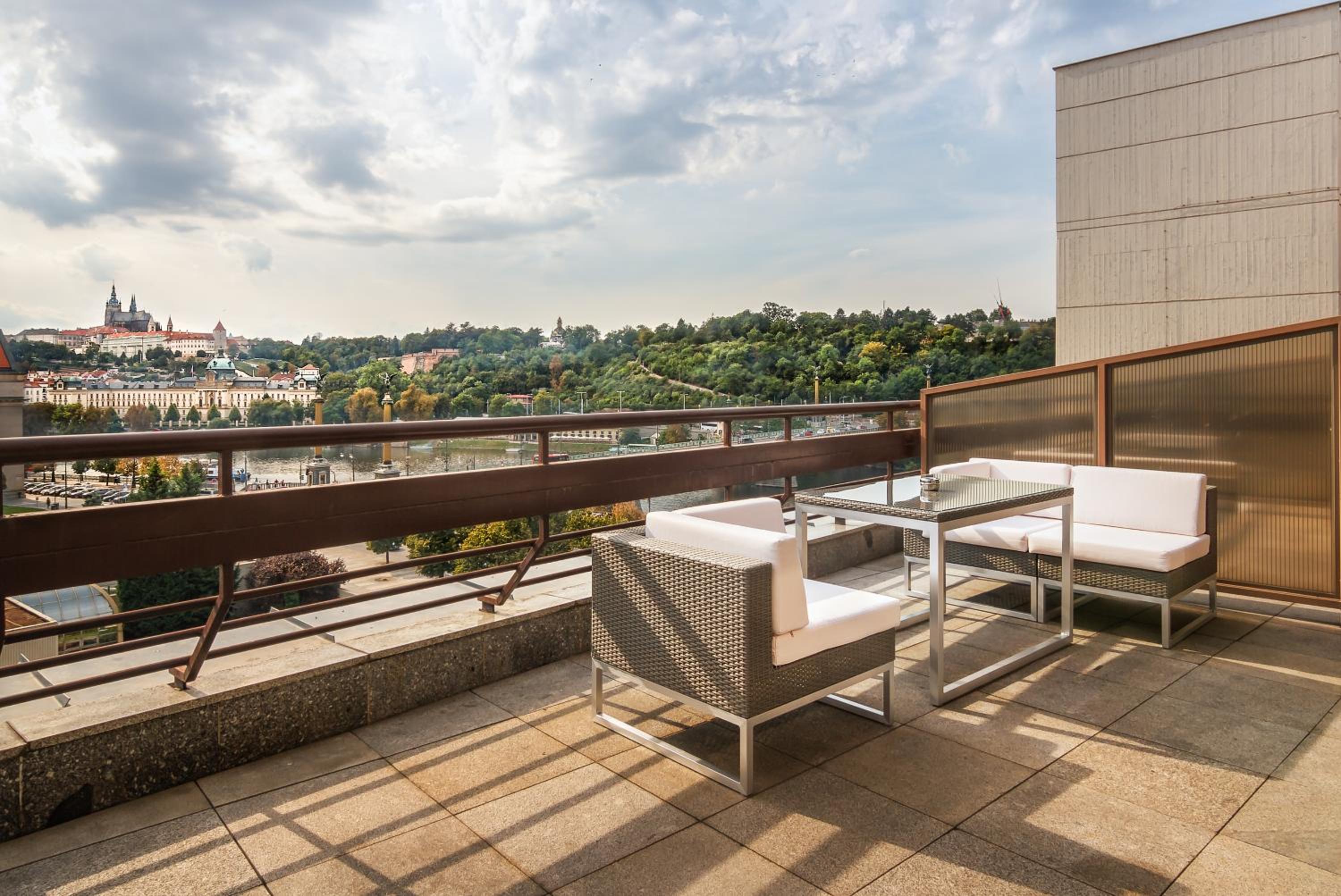 Deluxe Double or Twin room with Castle view and Terrace - Photo 5