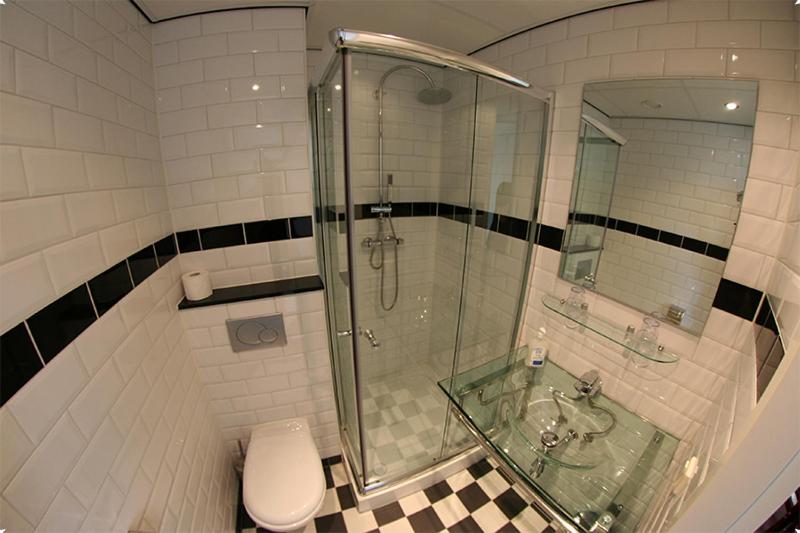 Standard Double or Twin Room - Photo 7
