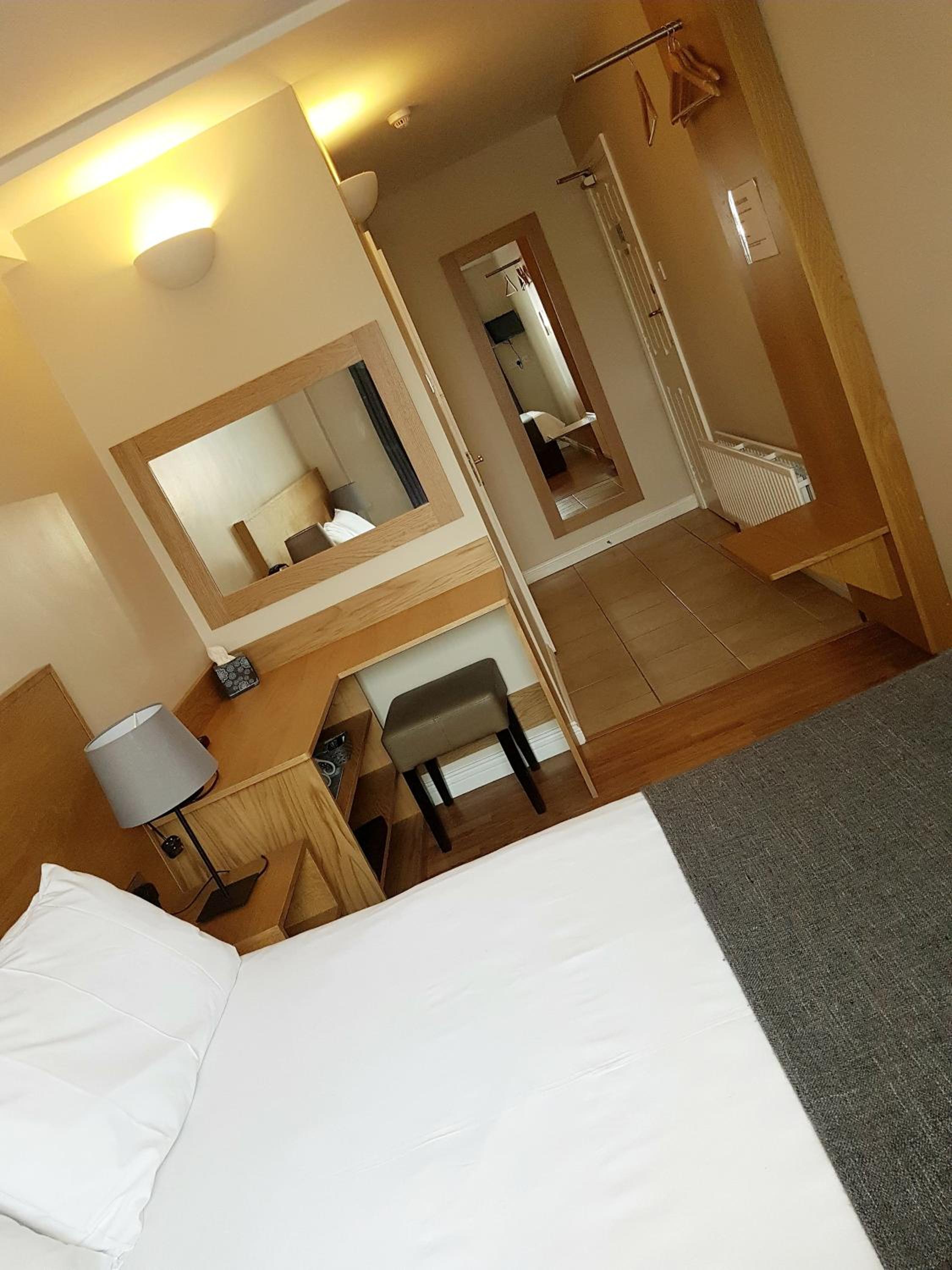 Double Room with Private Bathroom photo 3