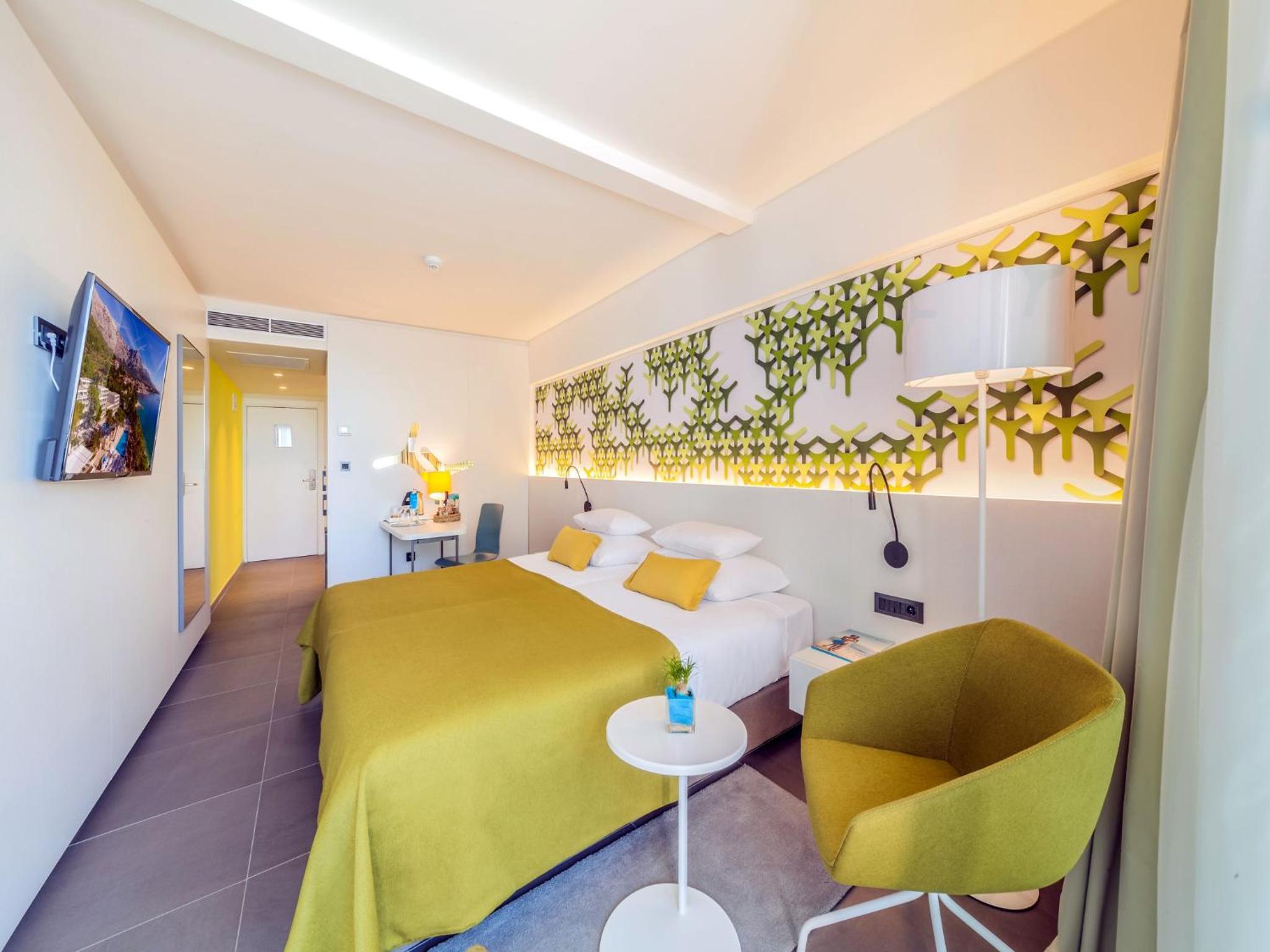 Standard Double Room with Balcony - Photo 3