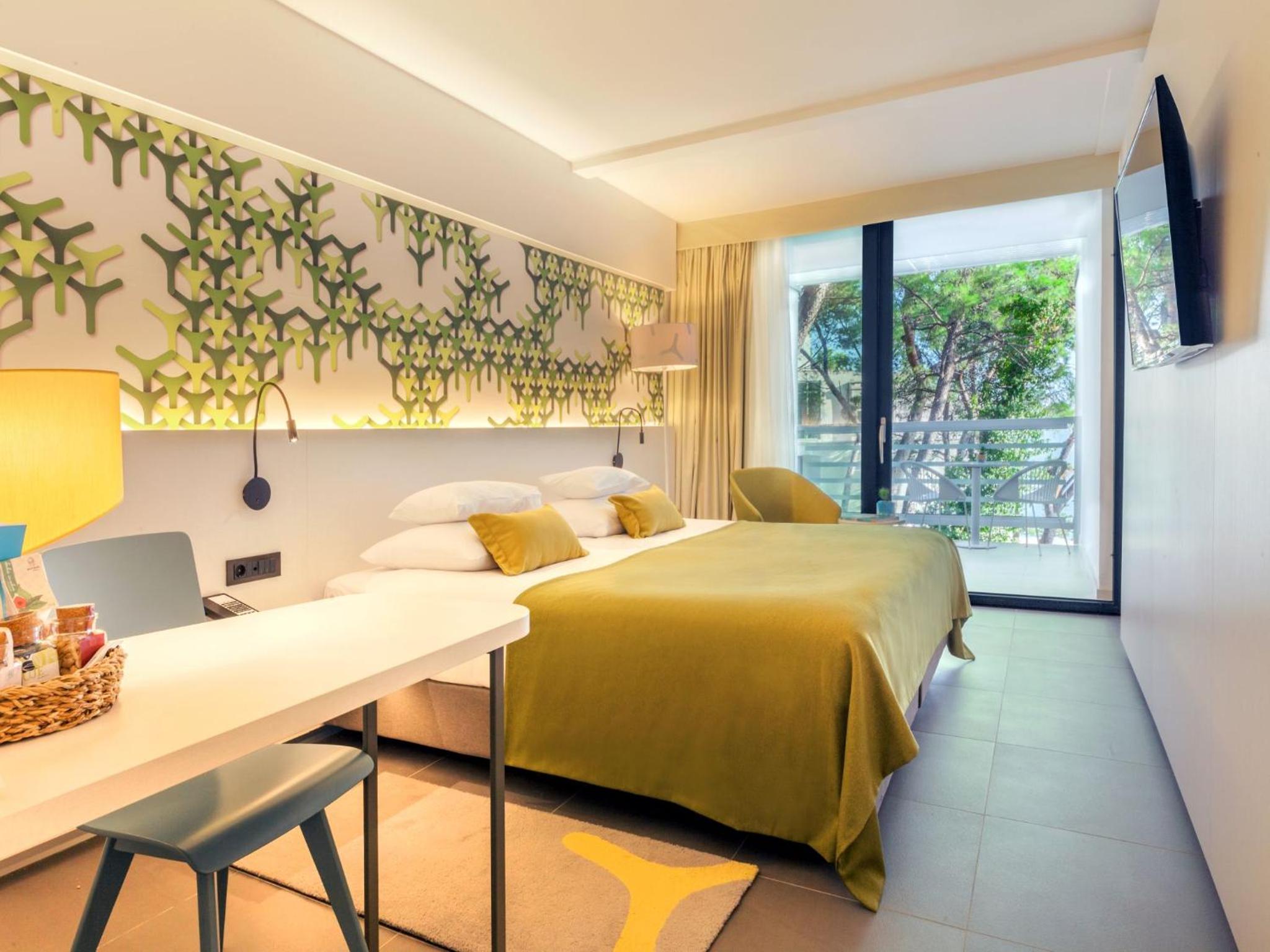 Standard Double Room with Balcony - Photo 5