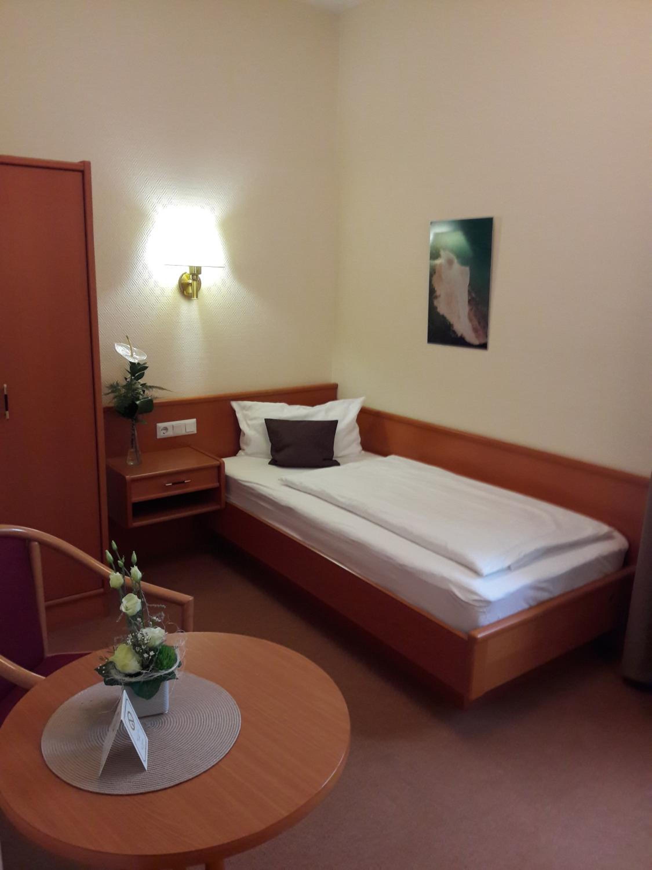 Single Room photo 3