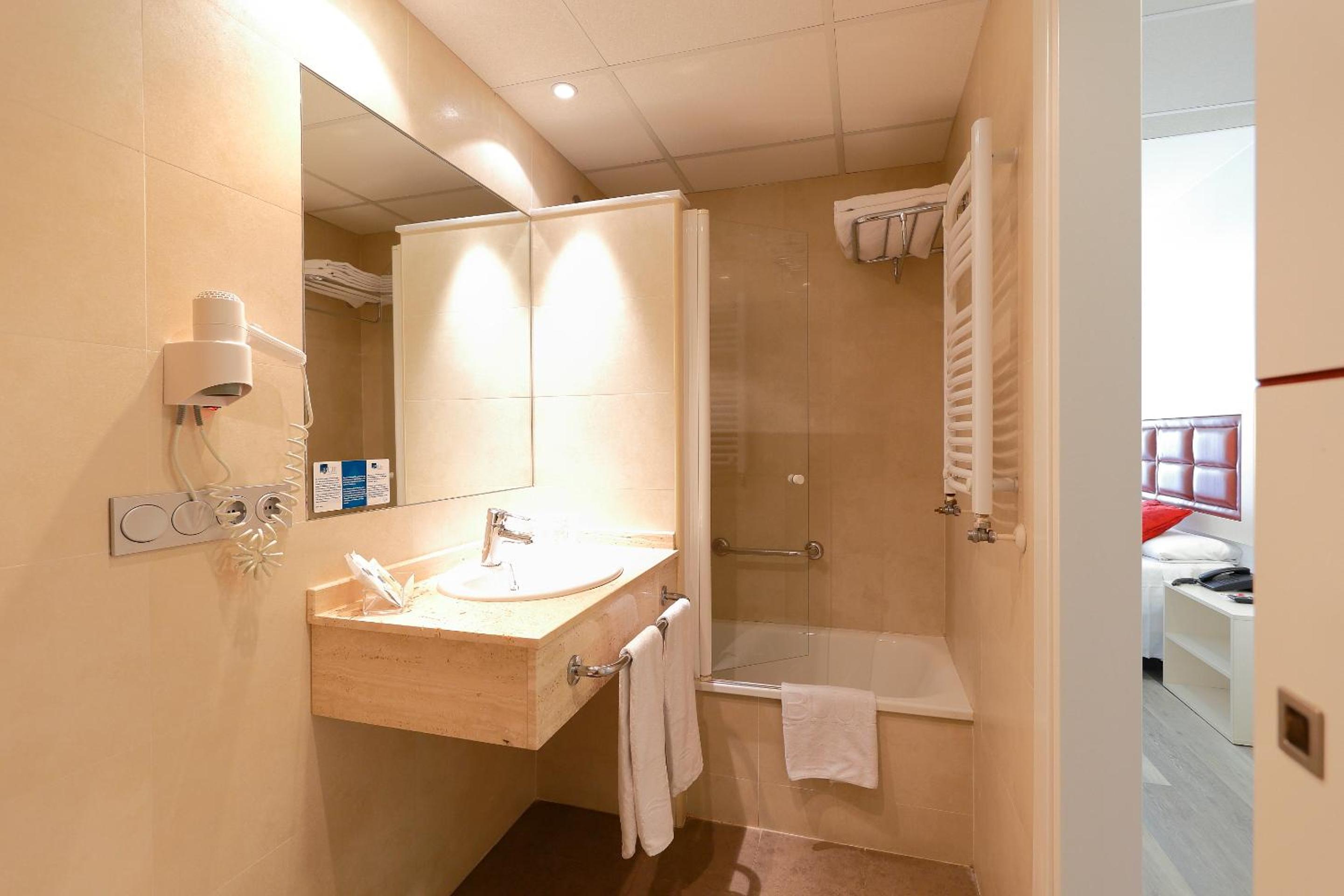 Double or Twin Room photo 2