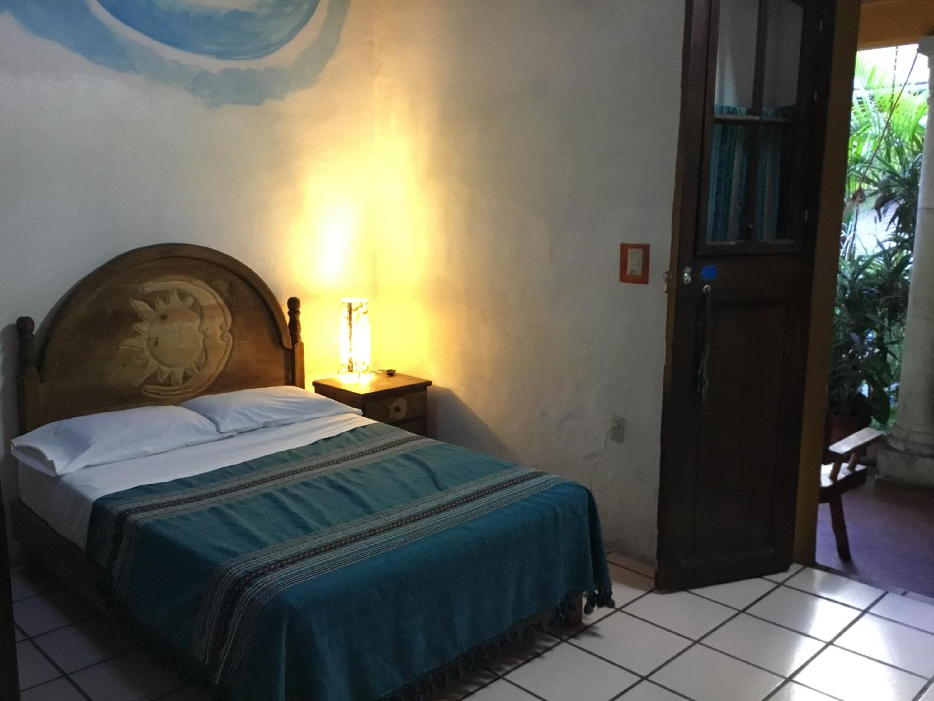 Budget Double Room - Photo 6