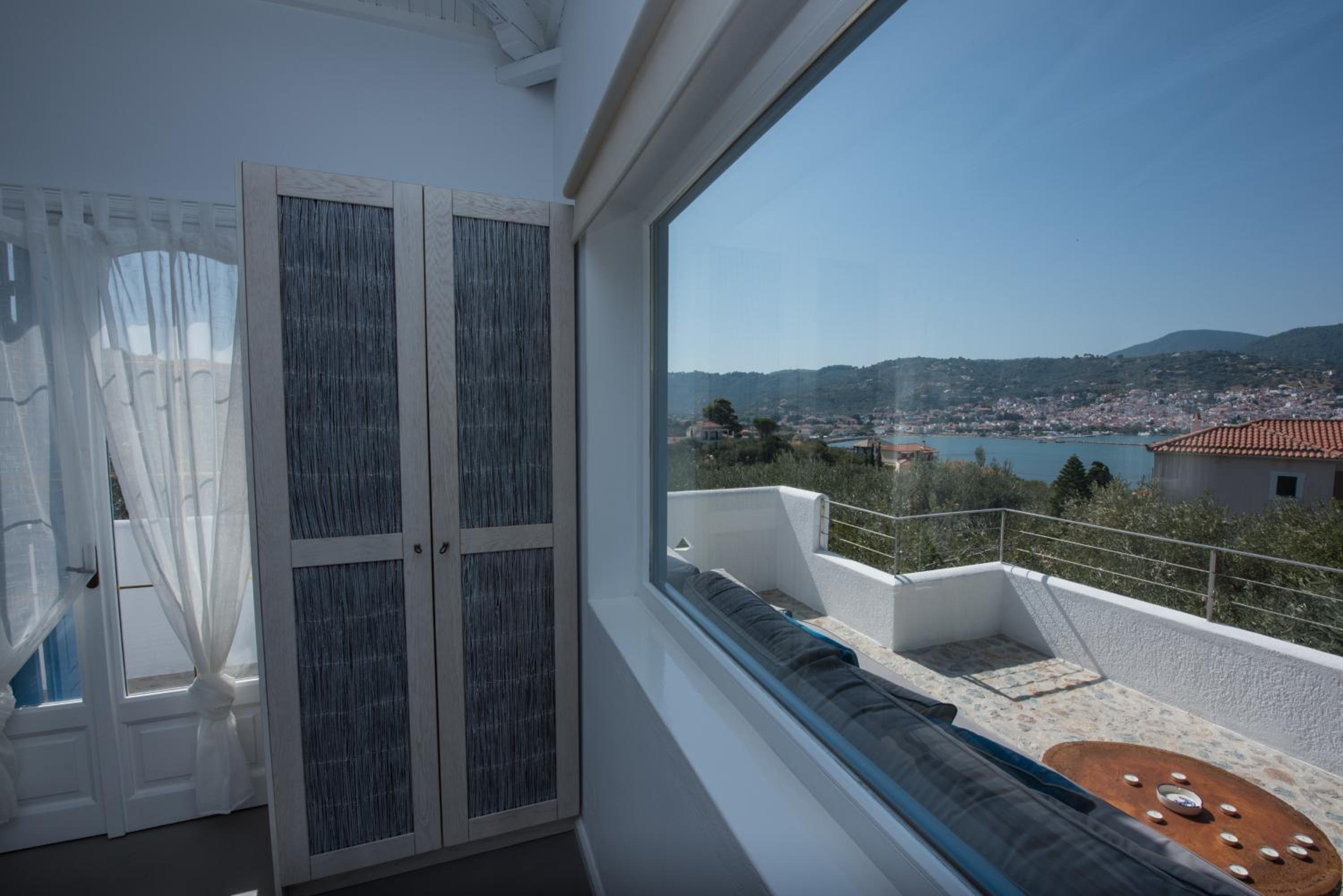 Villa with Private Pool - Photo 16