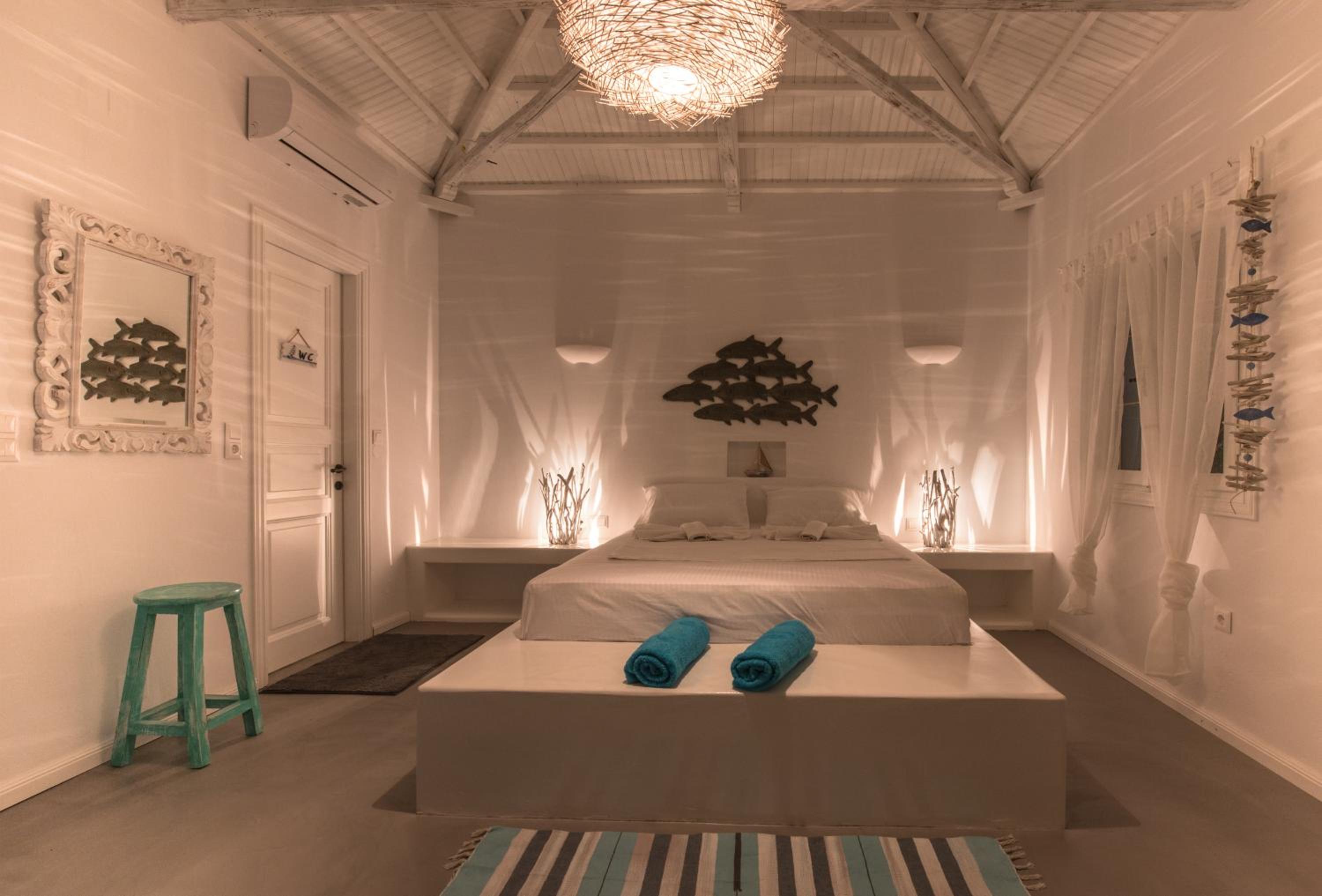 Villa with Private Pool - Photo 31
