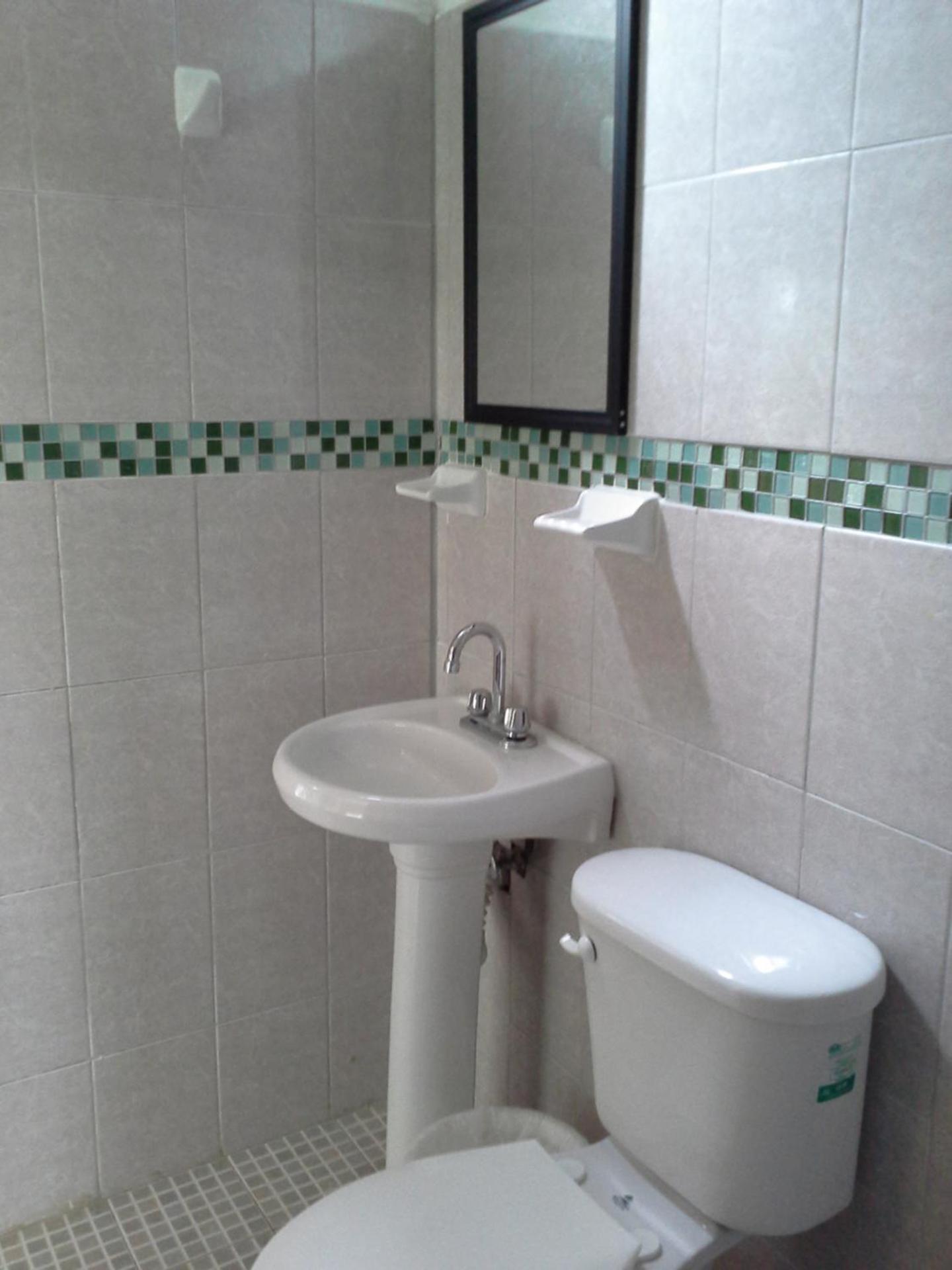 Quadruple Room - Photo 8