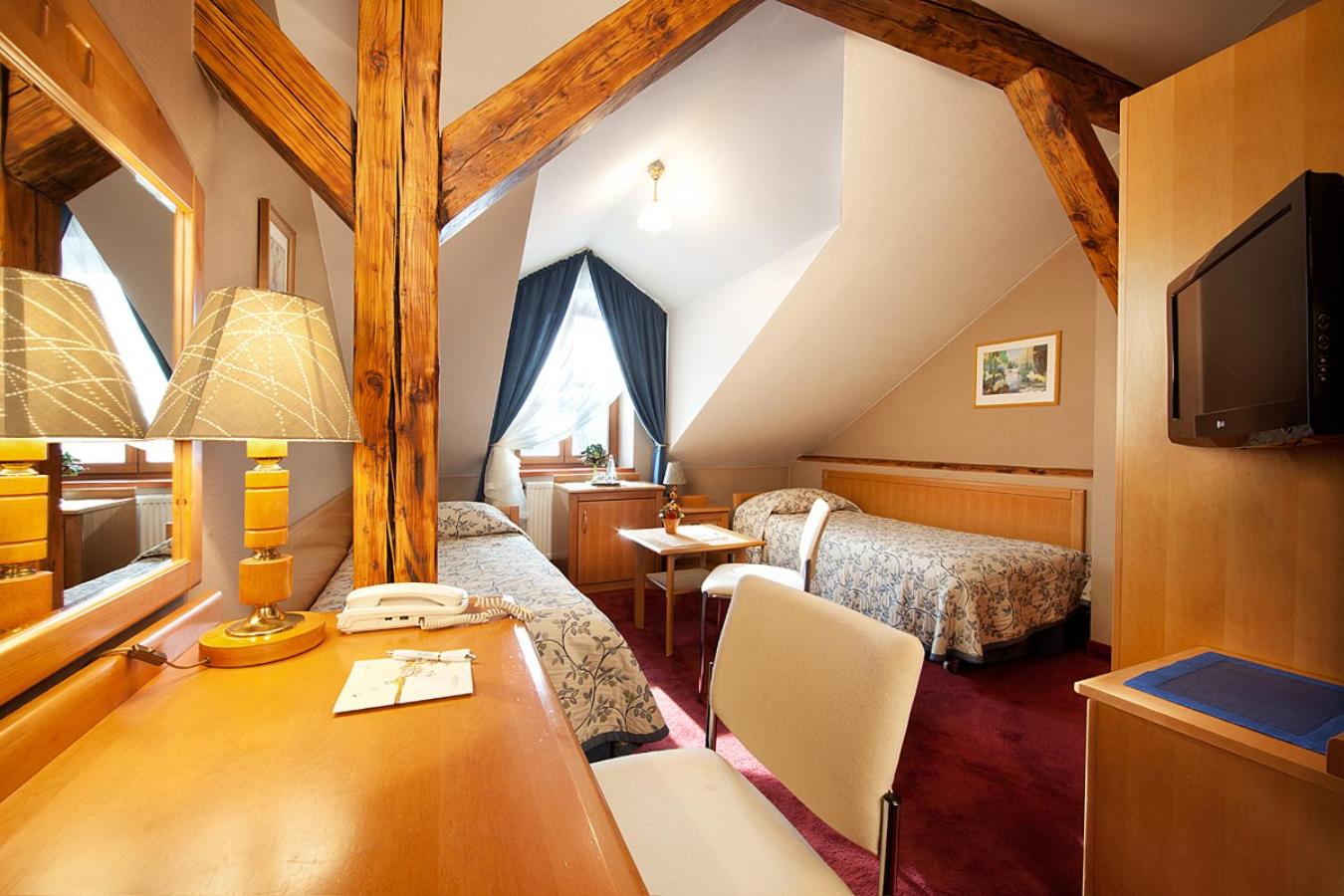 Standard Twin Room - Photo 3