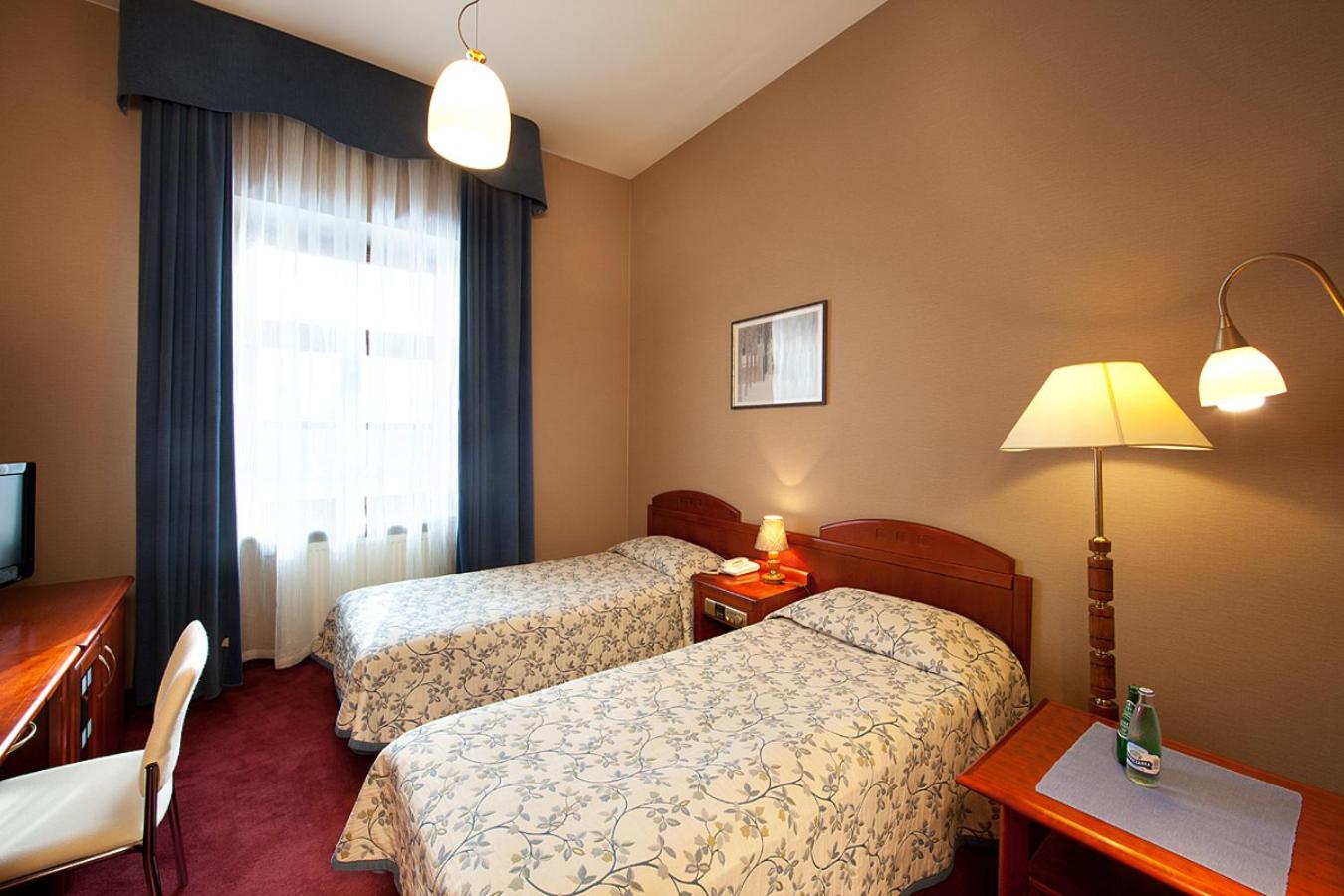 Standard Twin Room - Photo 5