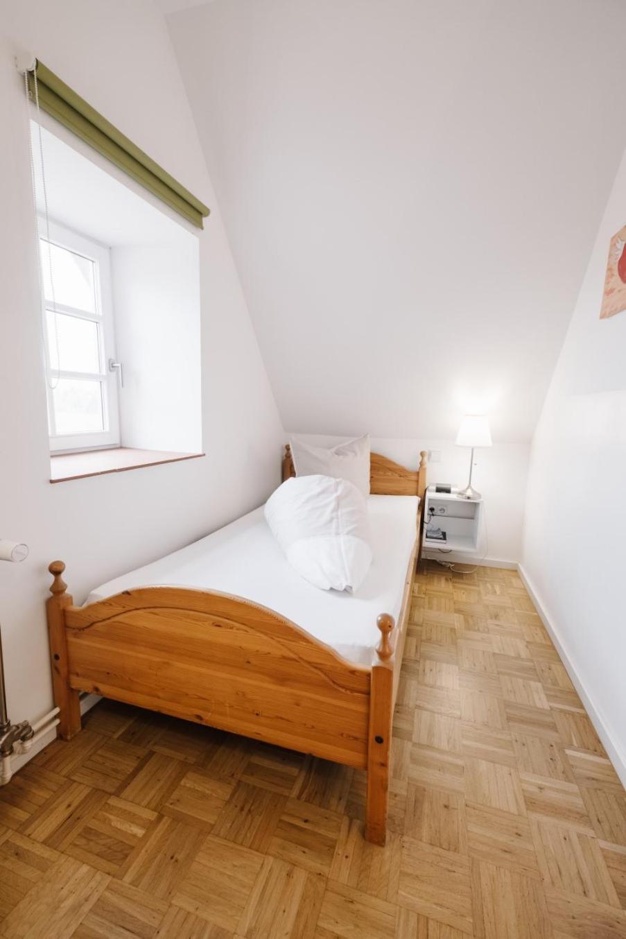 Single Room photo 2