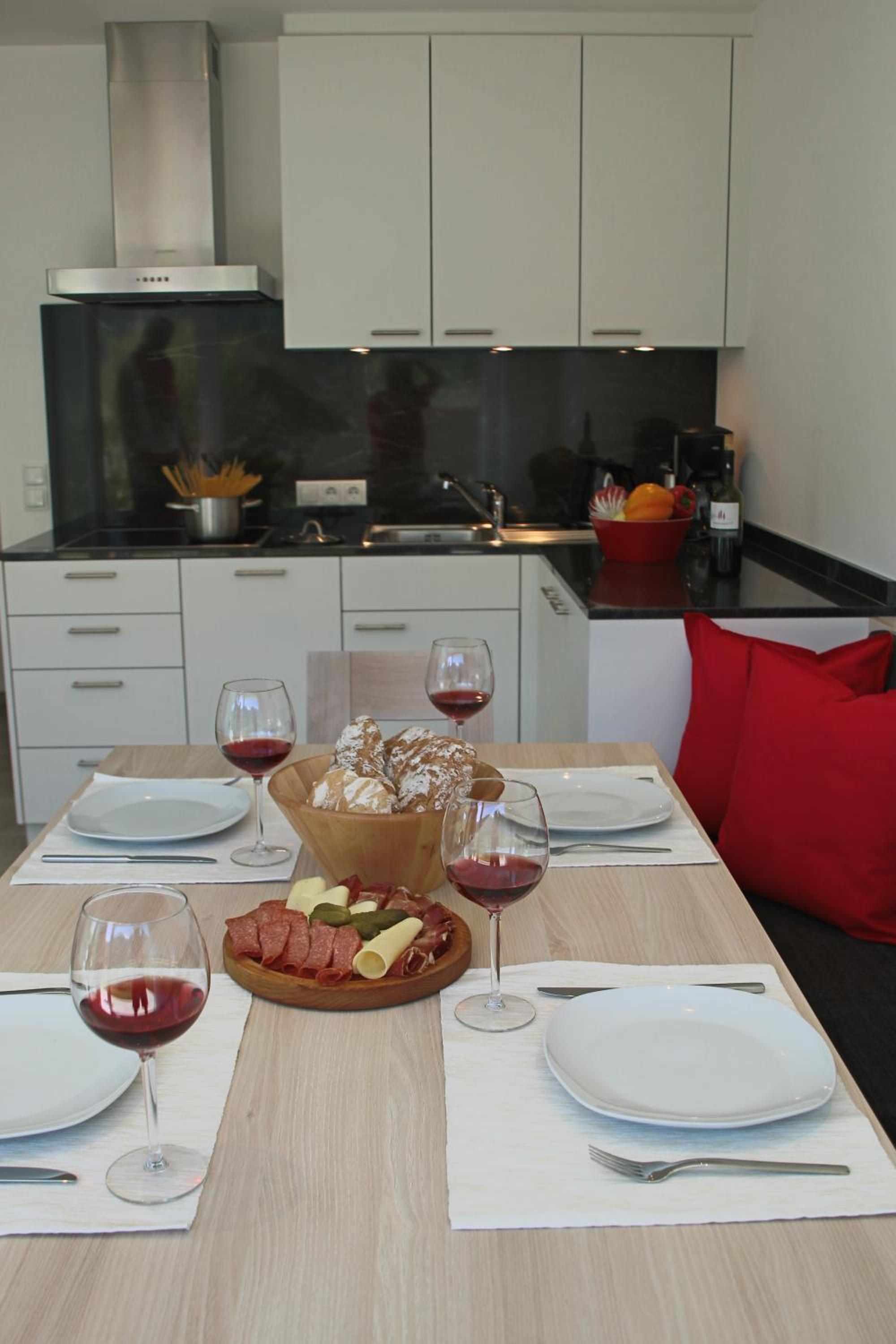 Apartment with Terrace - Photo 10