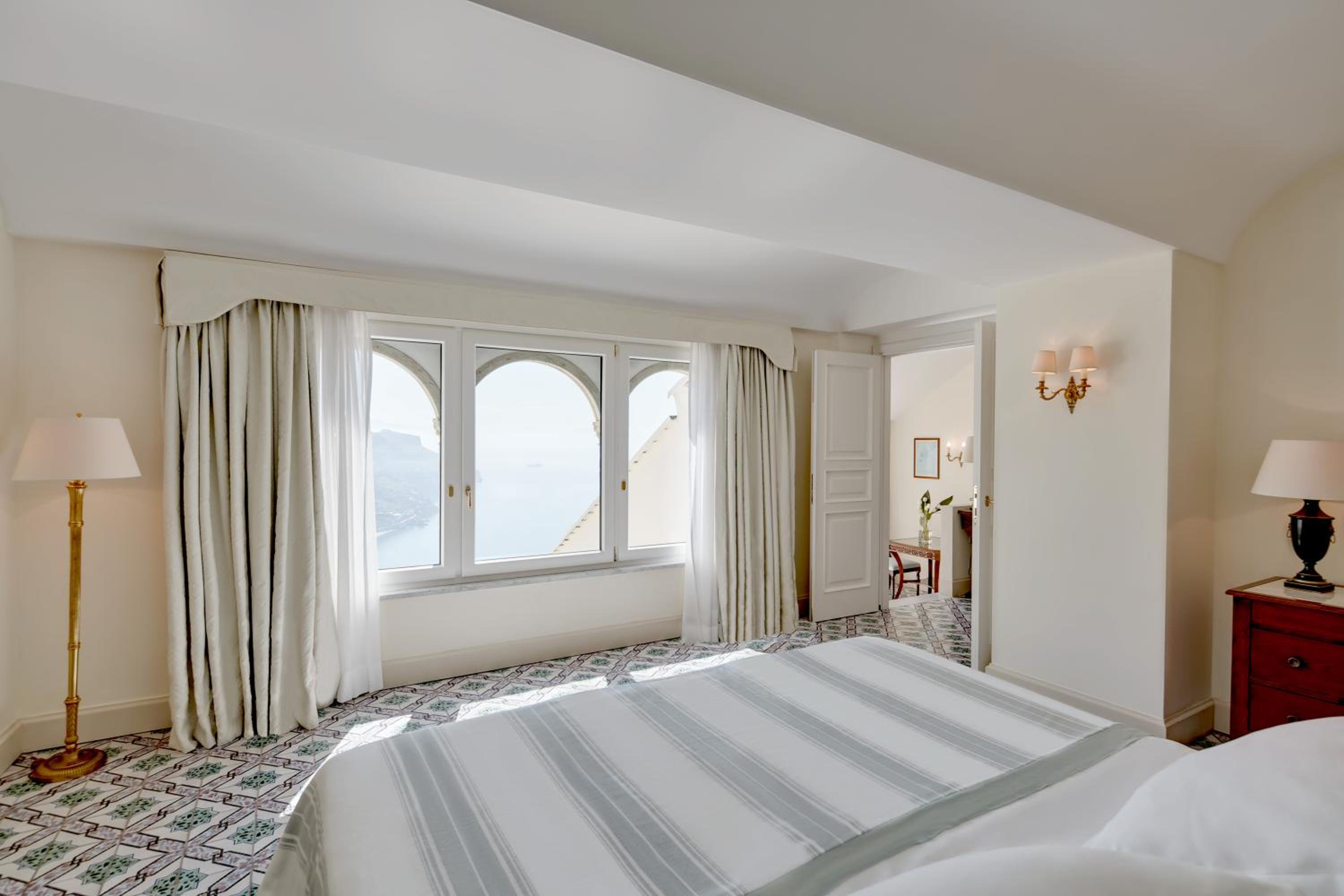 Deluxe Suite with Sea View and Terrace photo 2