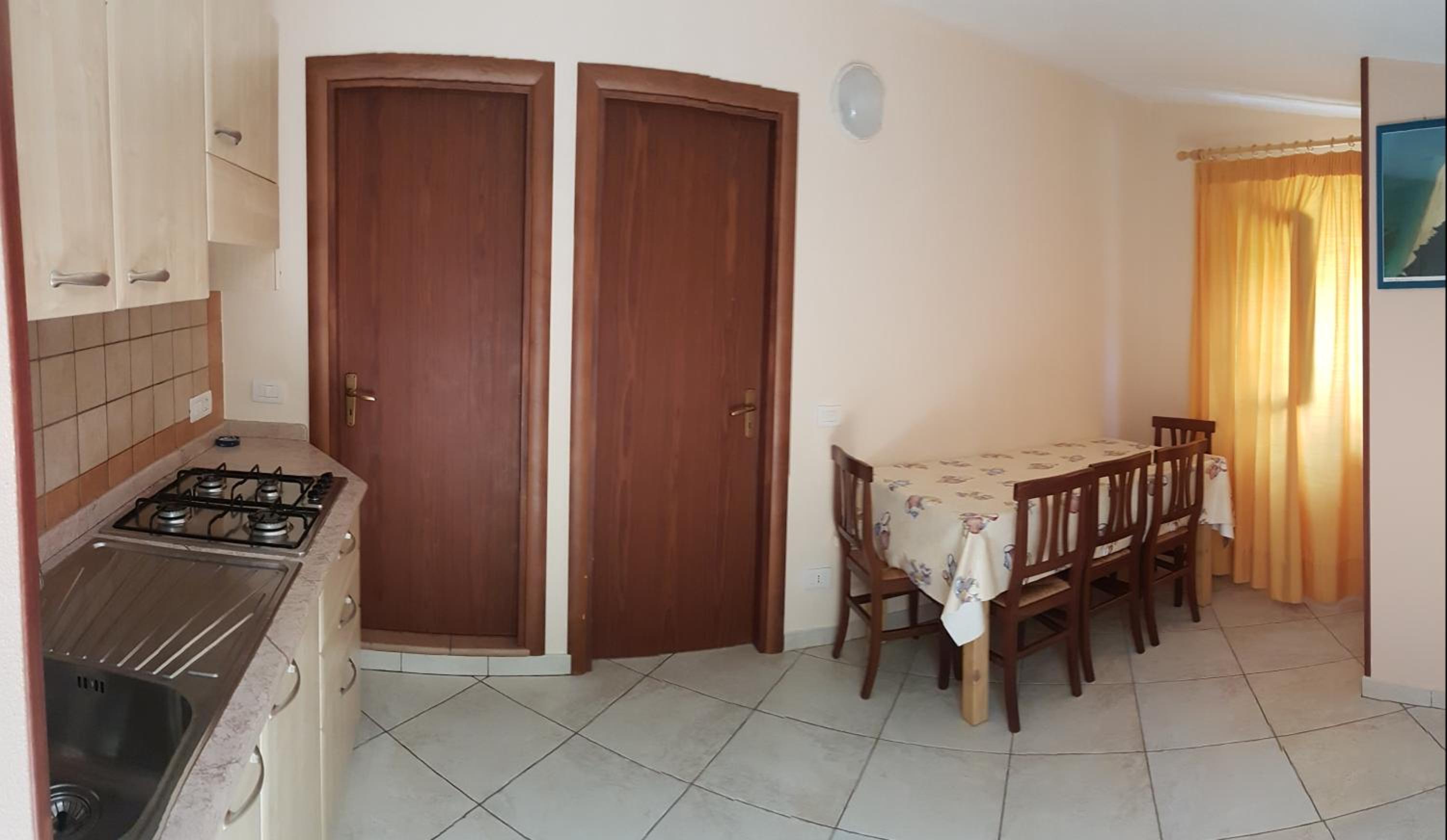 Two-Bedroom Apartment (6 Adults) photo 3