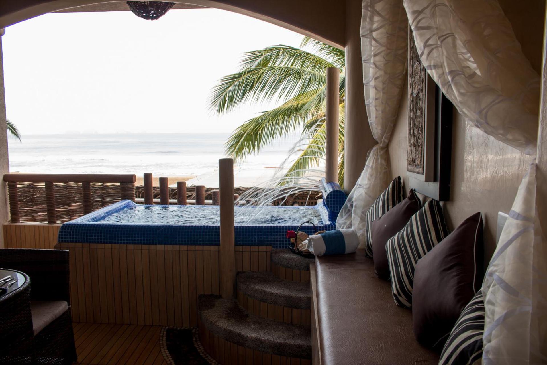 Deluxe Suite - Photo 25