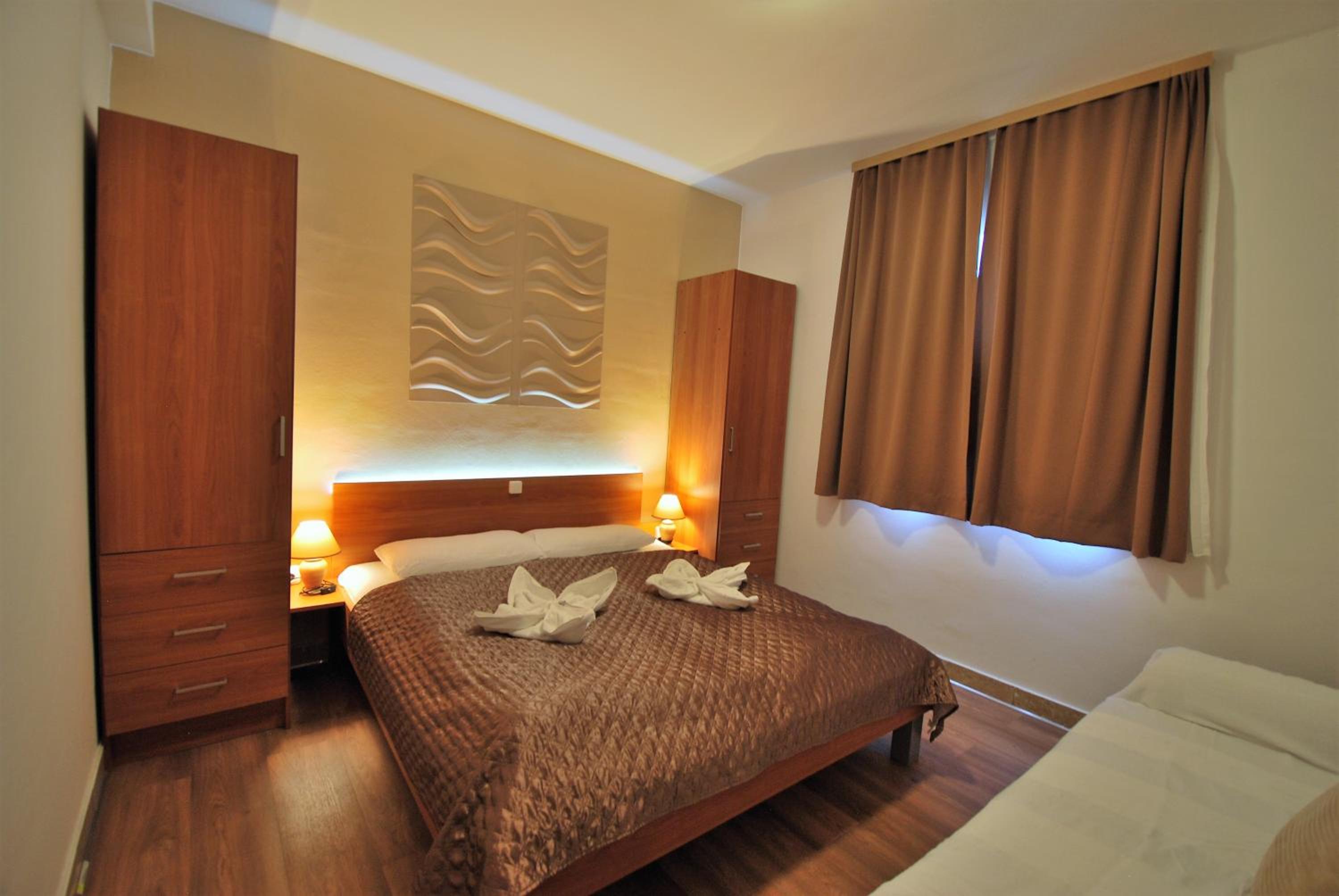 One-Bedroom Apartment with Terrace photo 3