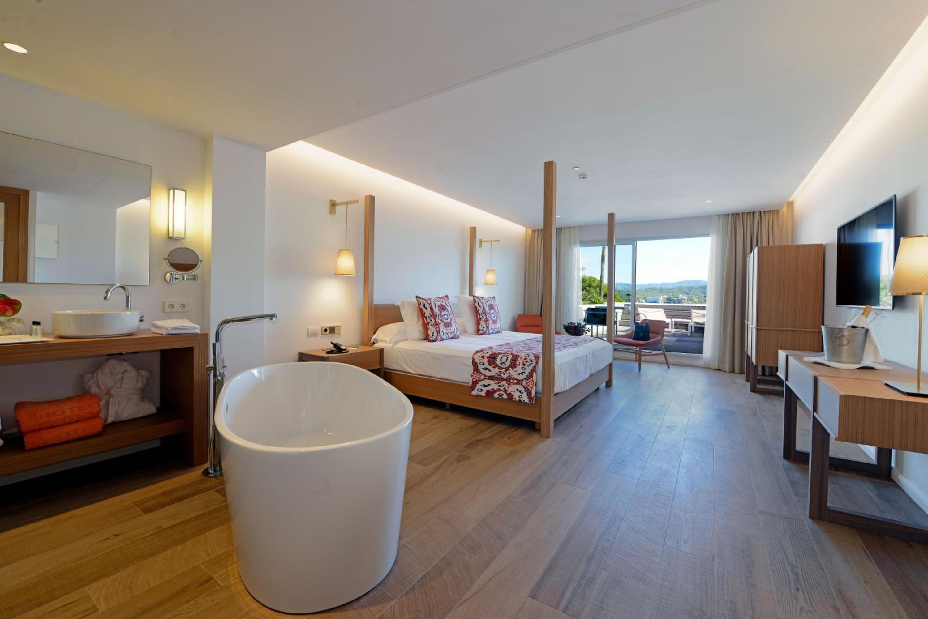Suite Premium con Acceso a la Piscina y Vista al Jardín - Solo para Adultos - Acceso al SPA incluido
