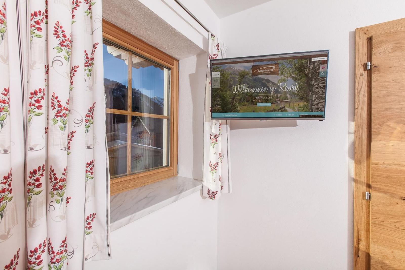 Apartment with Terrace photo 3