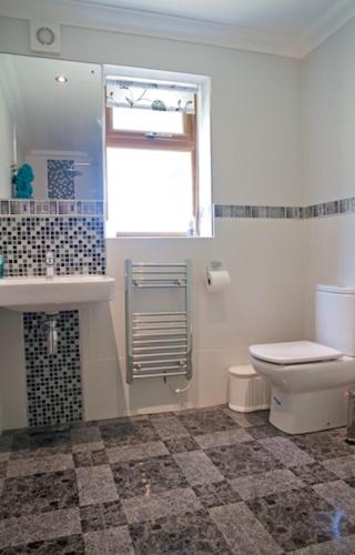 Deluxe Double Room with Shower photo 3