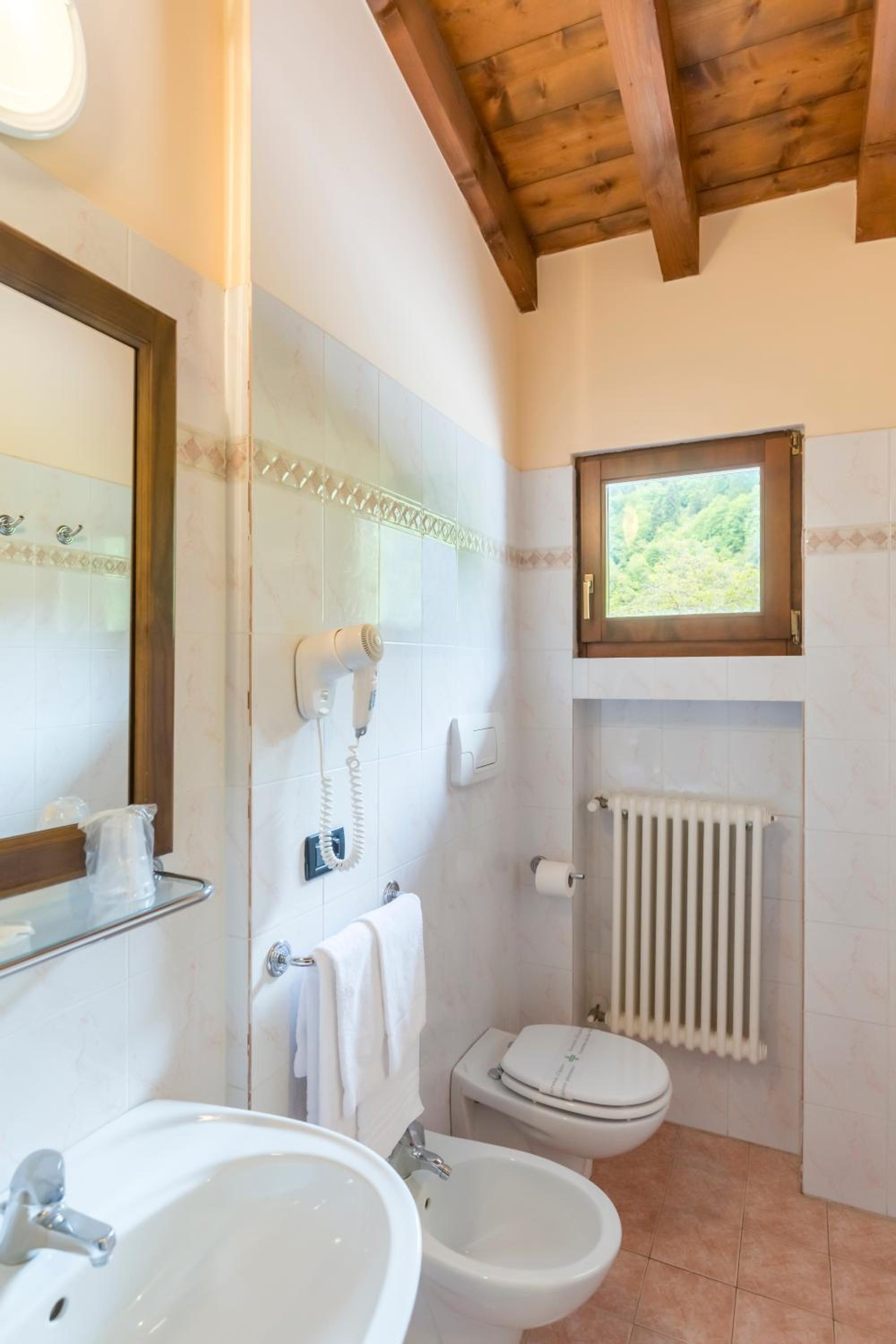 Classic Triple Room - Photo 2