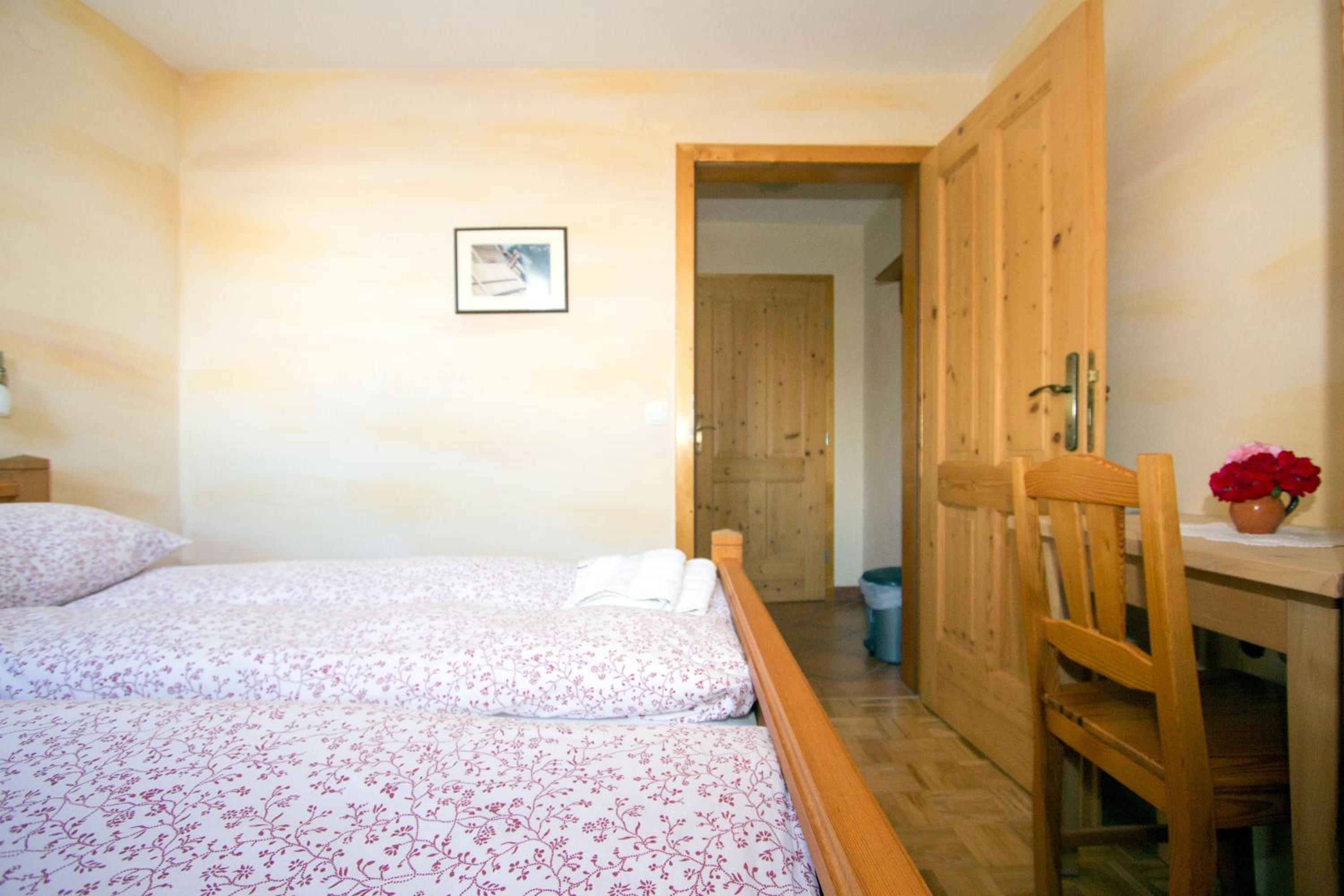 Double Room with Private Bathroom - Photo 1
