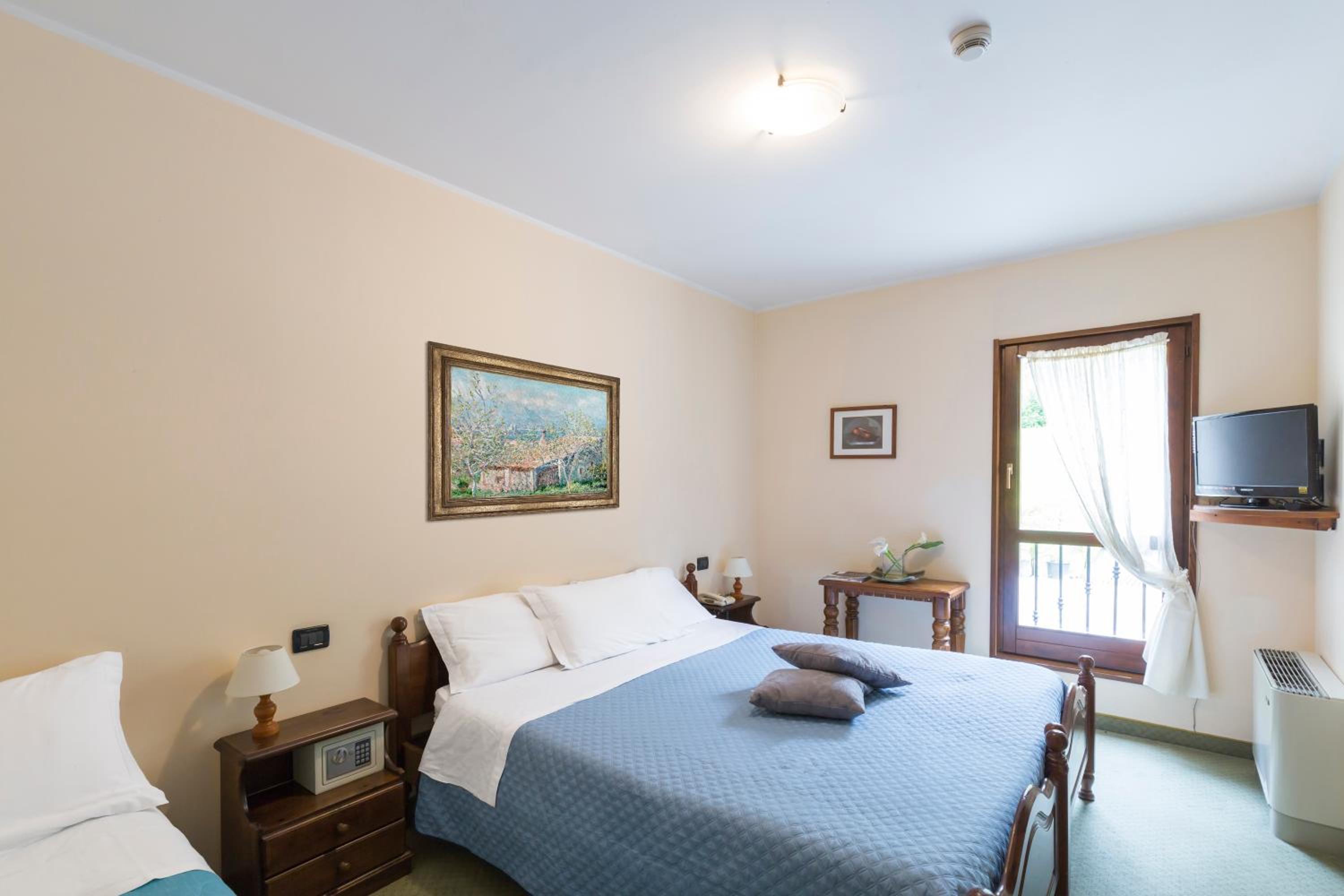 Classic Triple Room - Photo 5