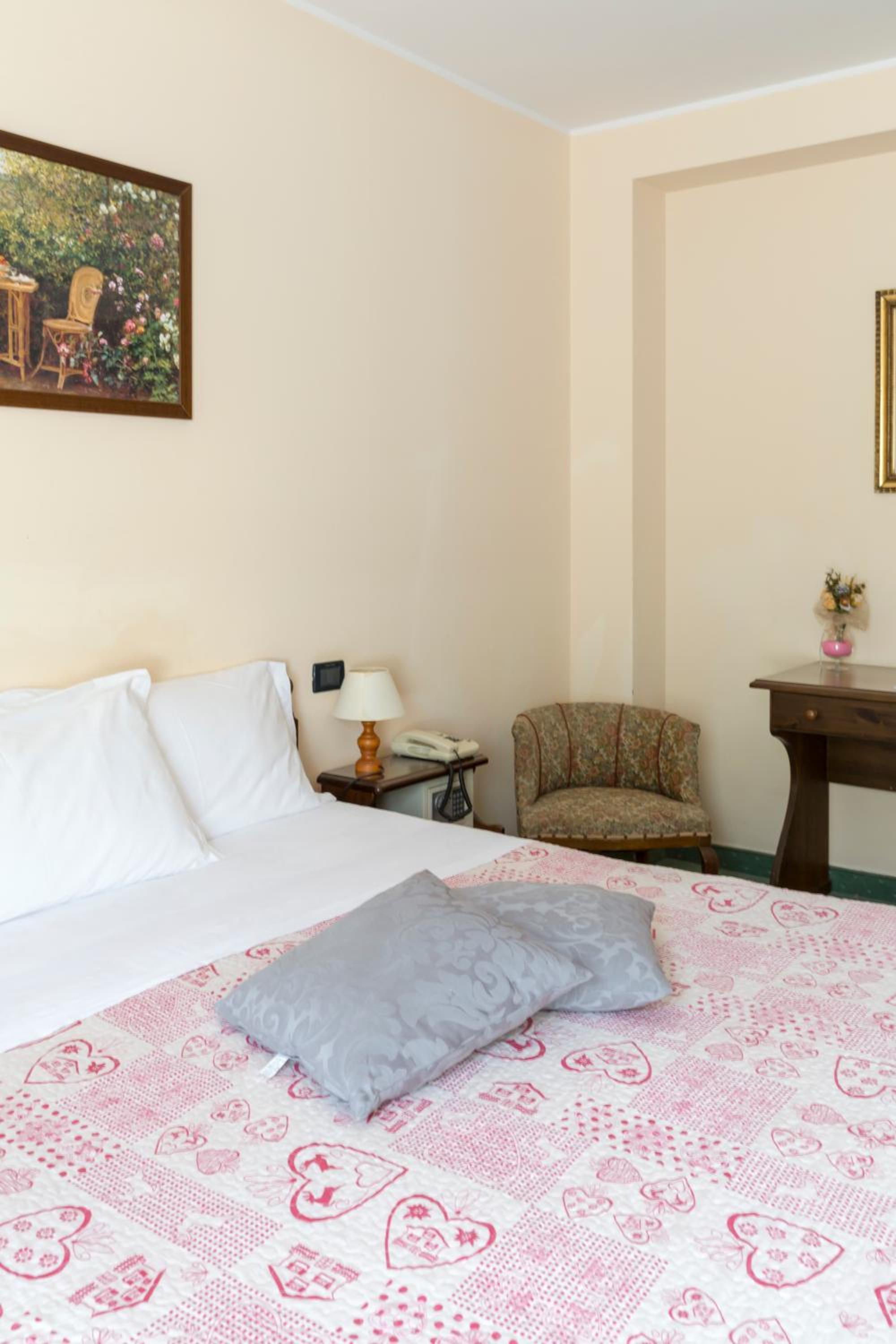 Classic Double Room - Photo 5