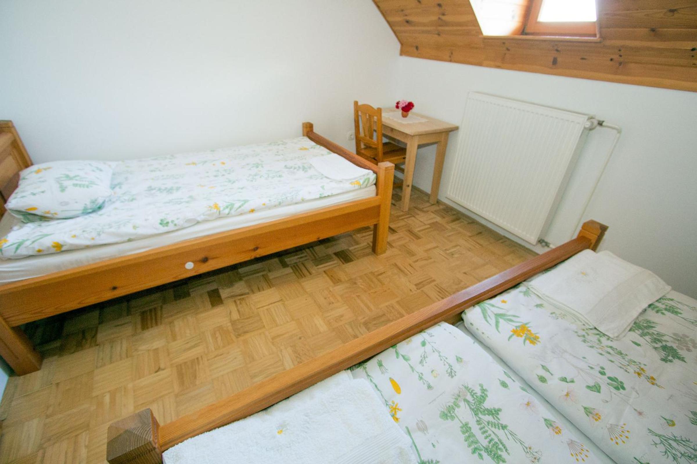 Triple Room with Bathroom - Photo 3
