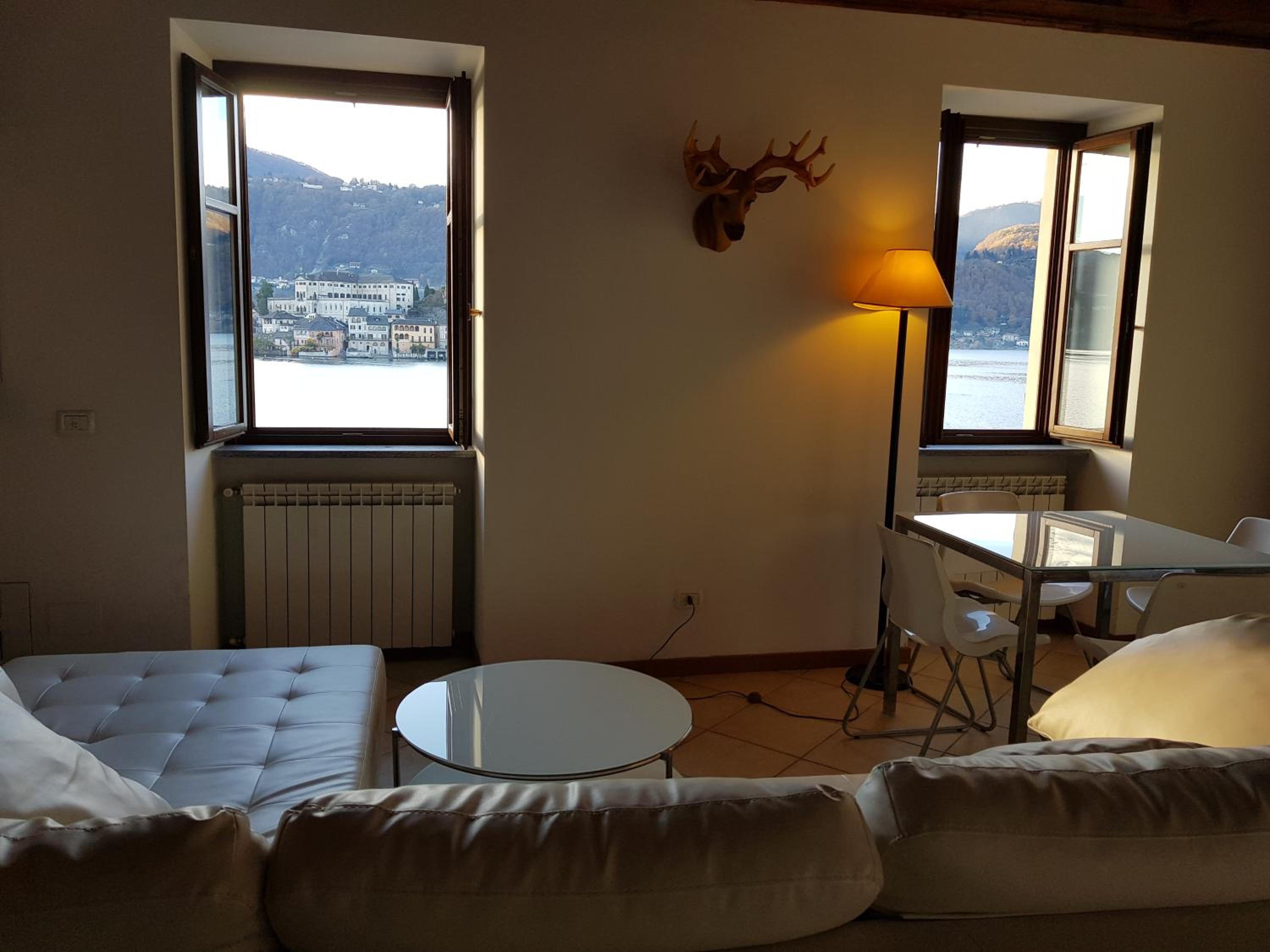 One-Bedroom Apartment - Split Level