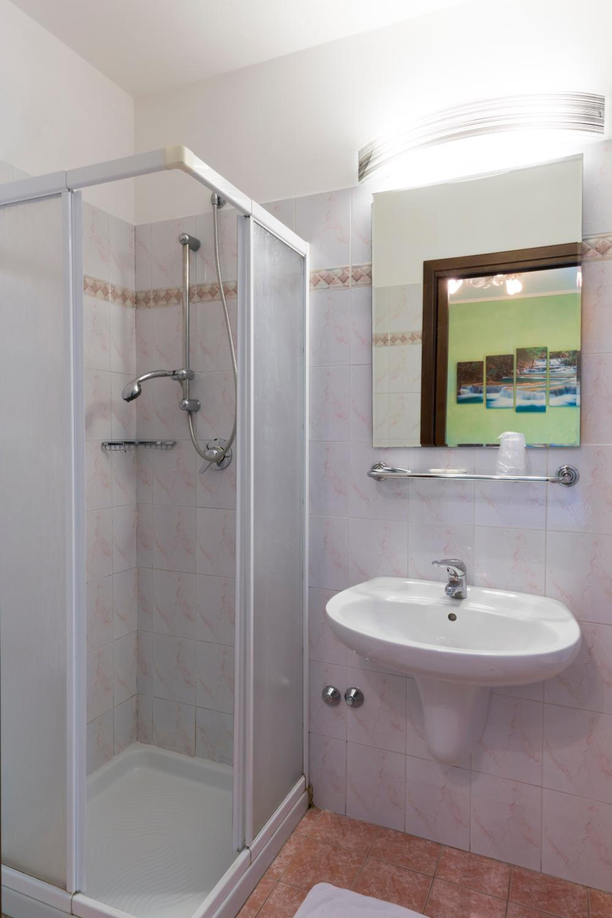 Classic Triple Room - Photo 3