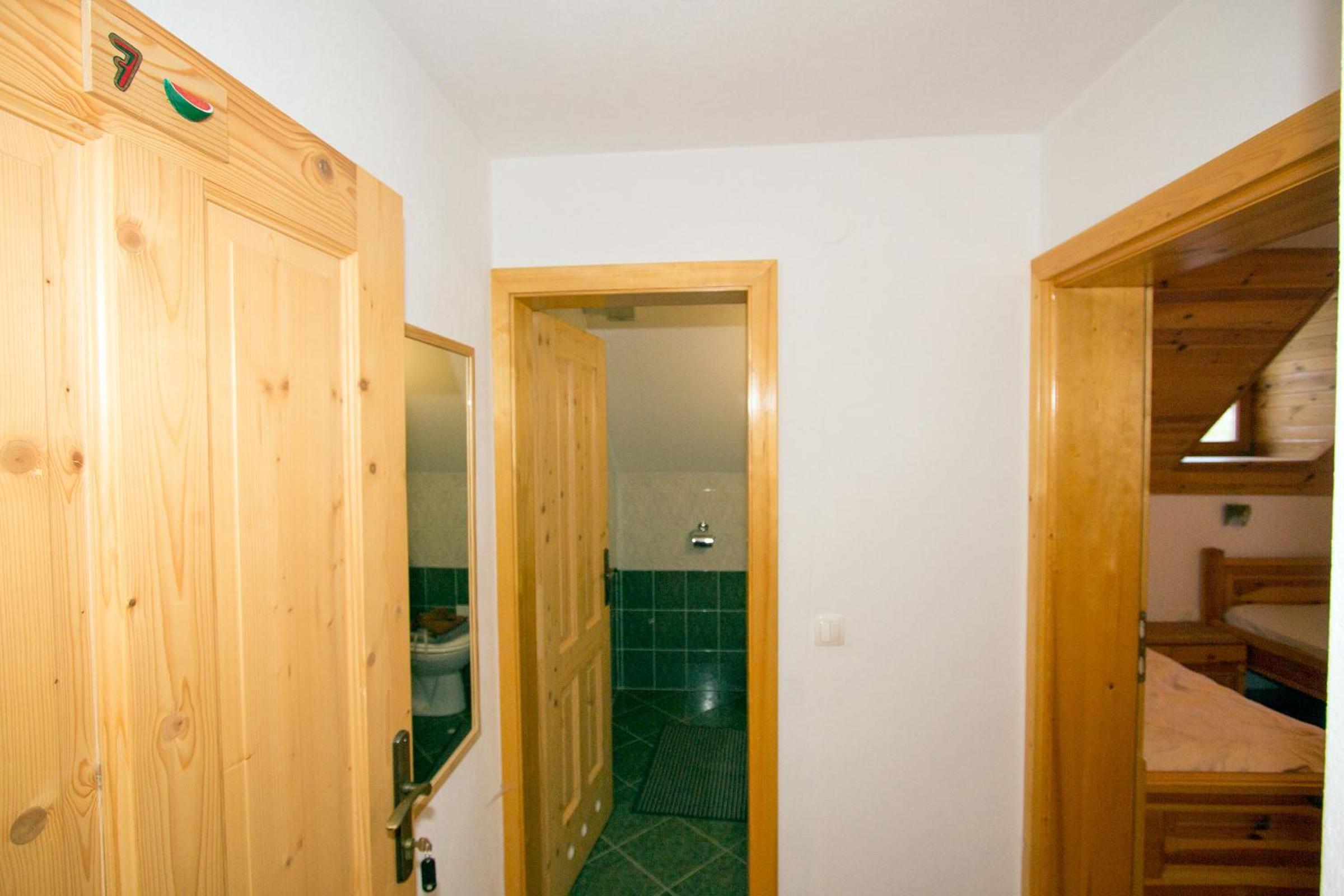 Twin Room - Photo 3