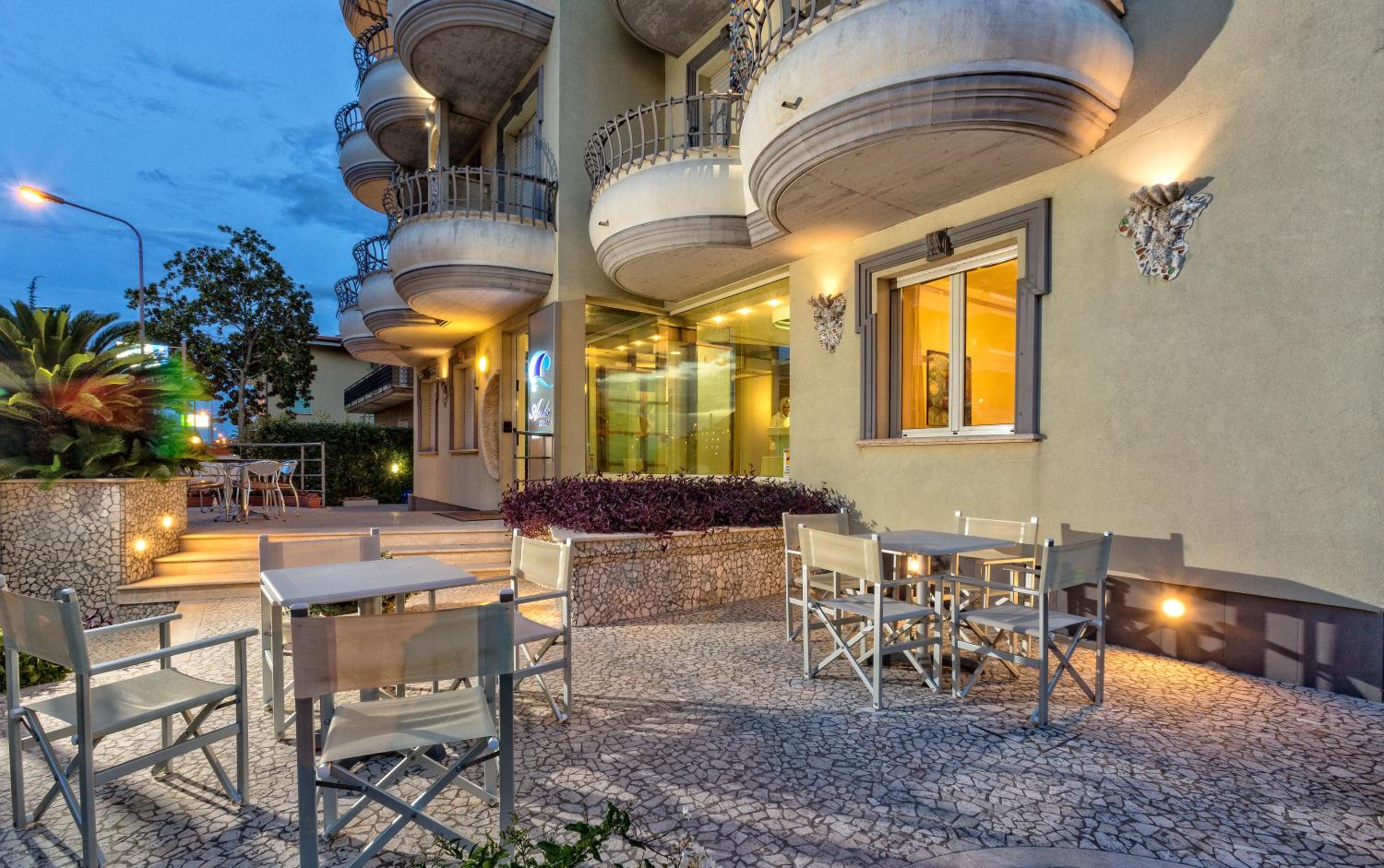 Two-Bedroom Apartment with Terrace photo 2