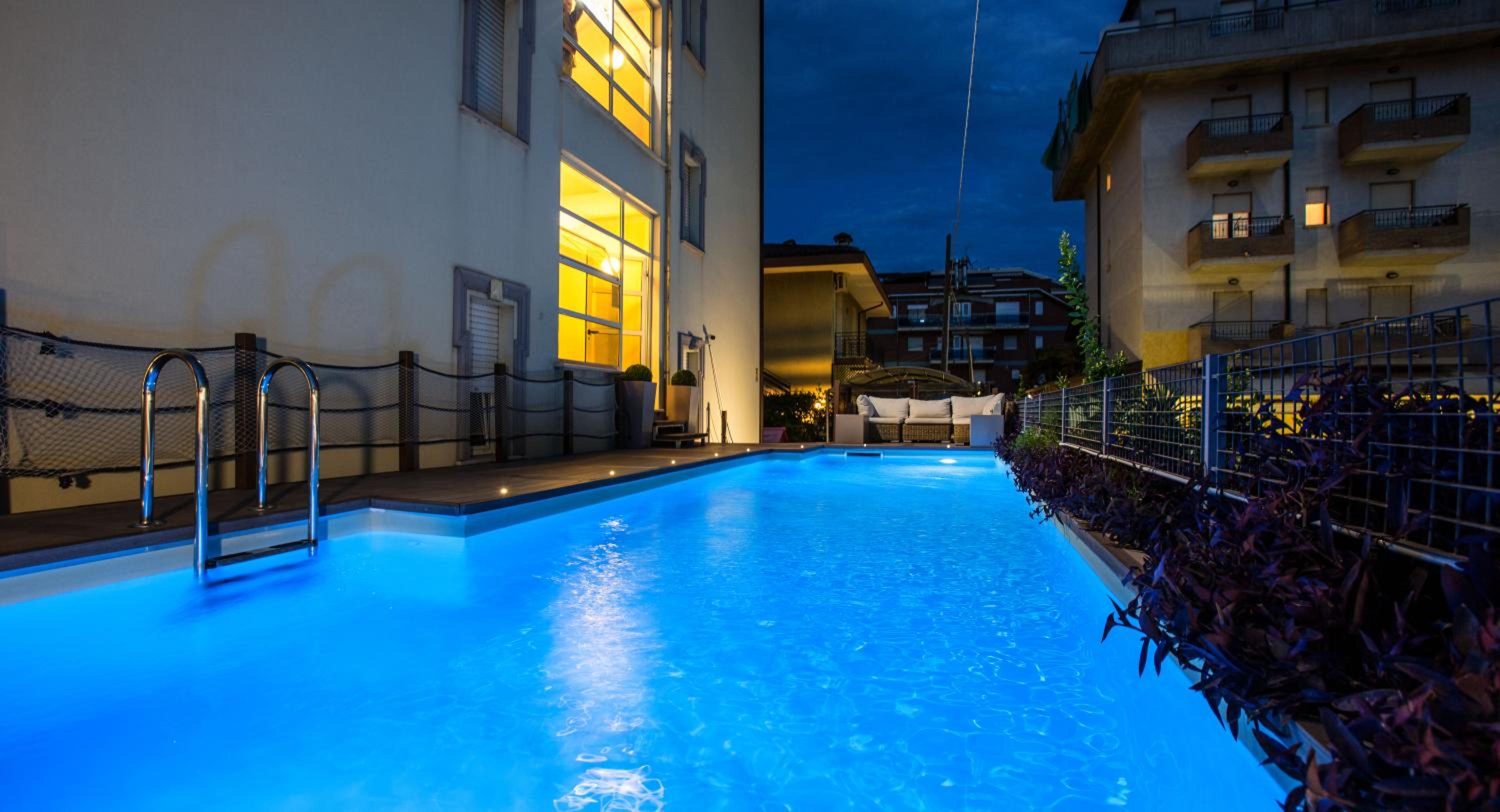 One-Bedroom Apartment with Balcony photo 2