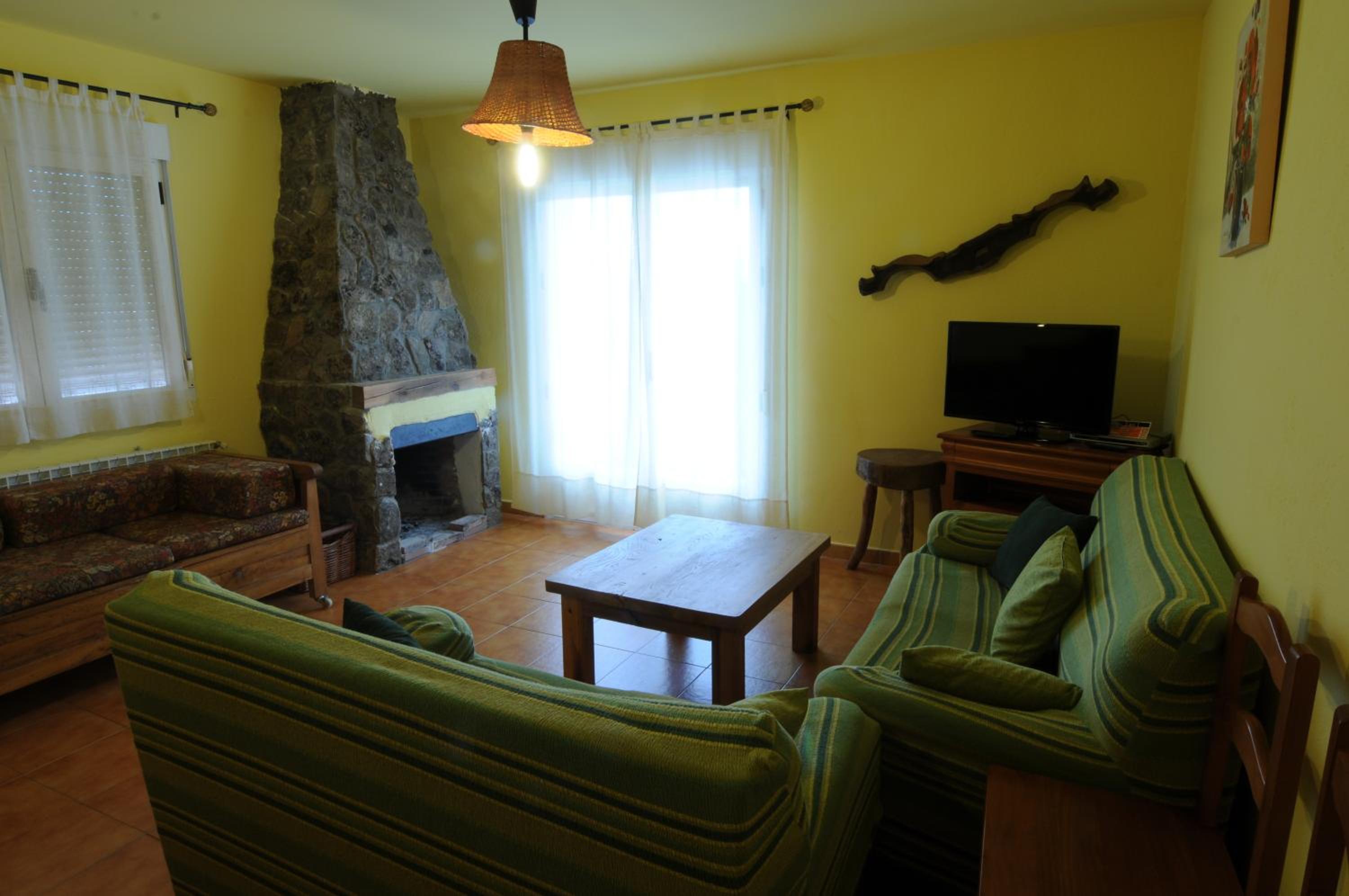 Four-Bedroom House - Photo 13