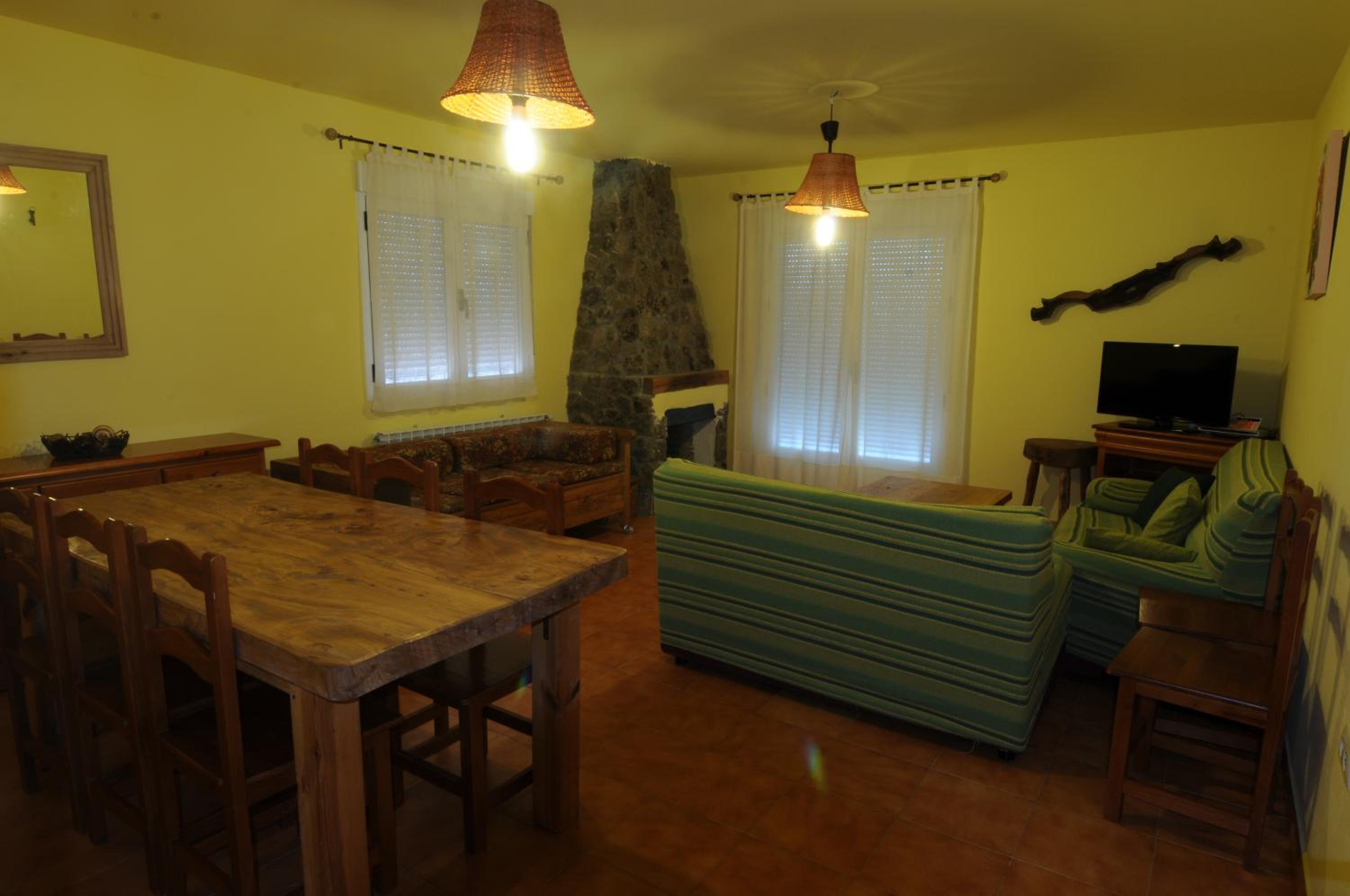 Four-Bedroom House - Photo 7
