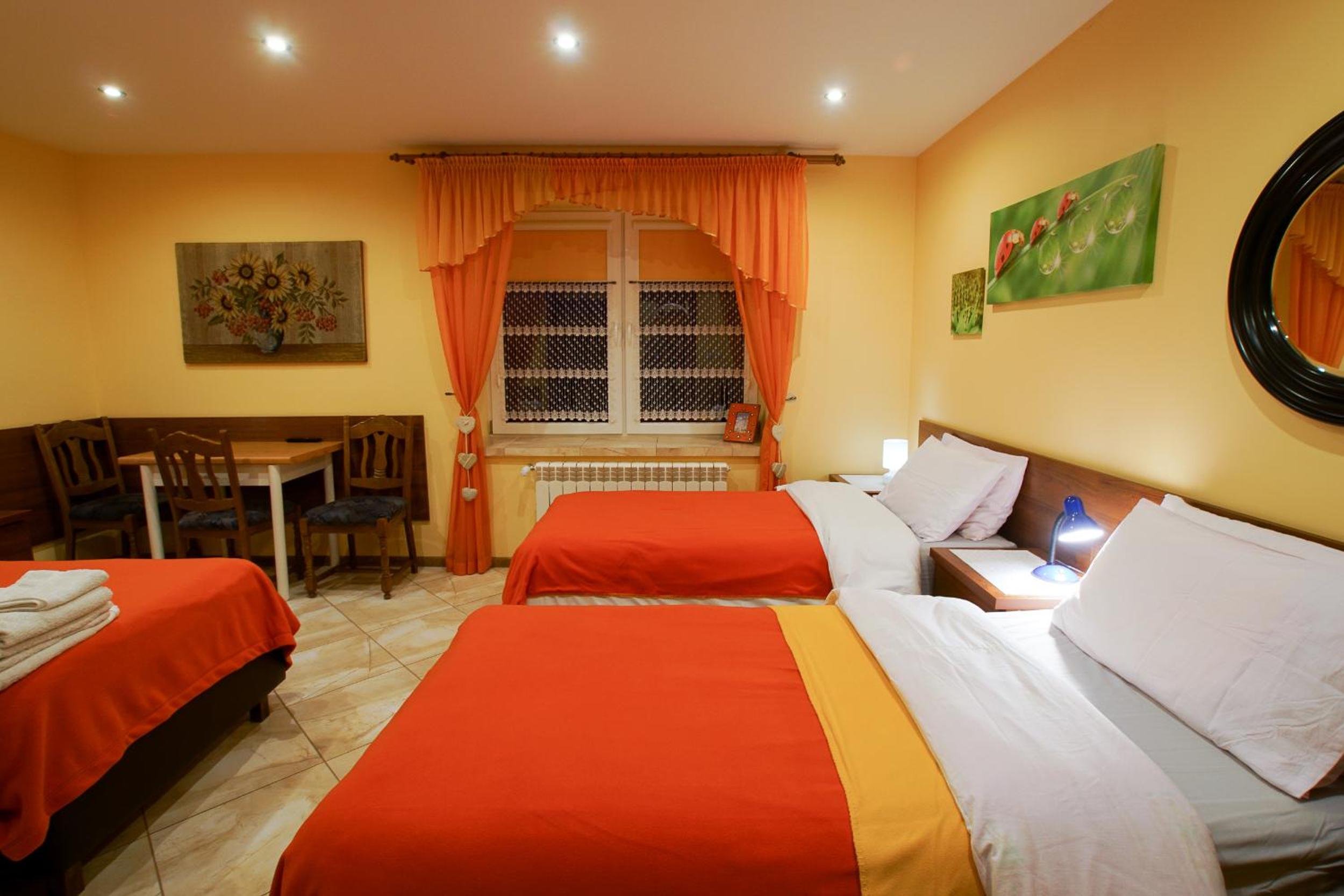 Triple Room with Private Bathroom photo 3