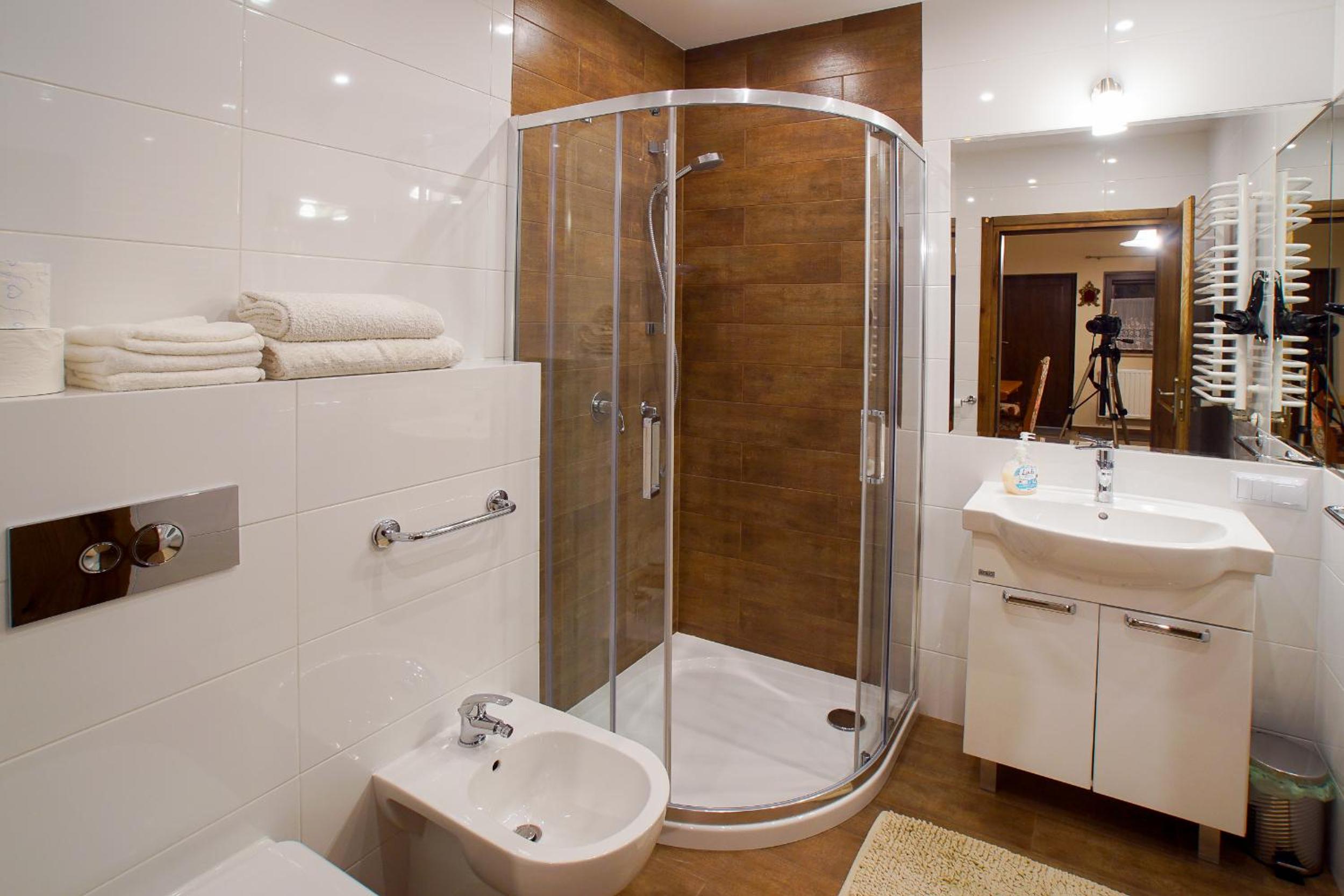 Quadruple Room with Private Bathroom photo 3