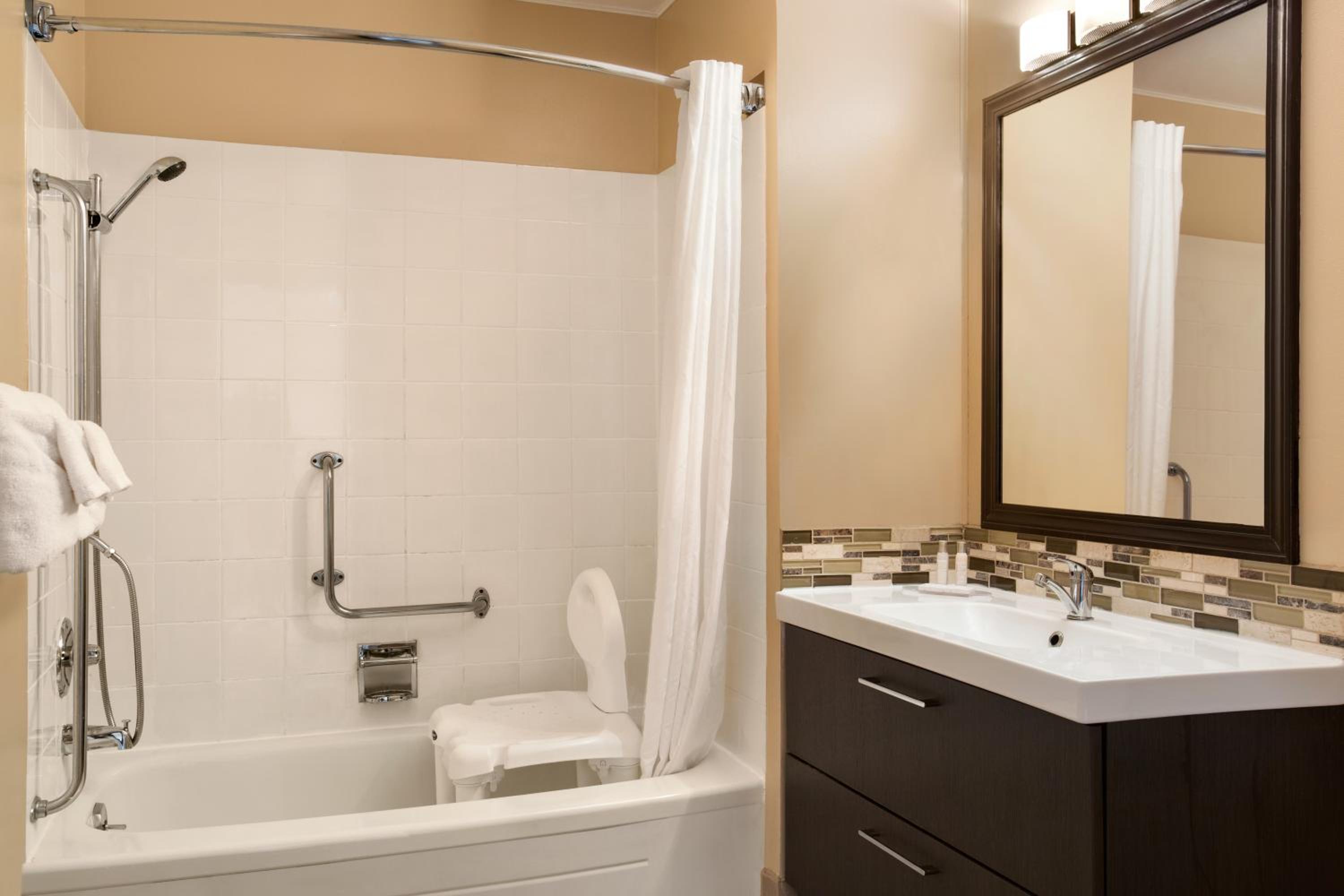 Queen Room with Two Queen Beds - Disability Access/Non-Smoking