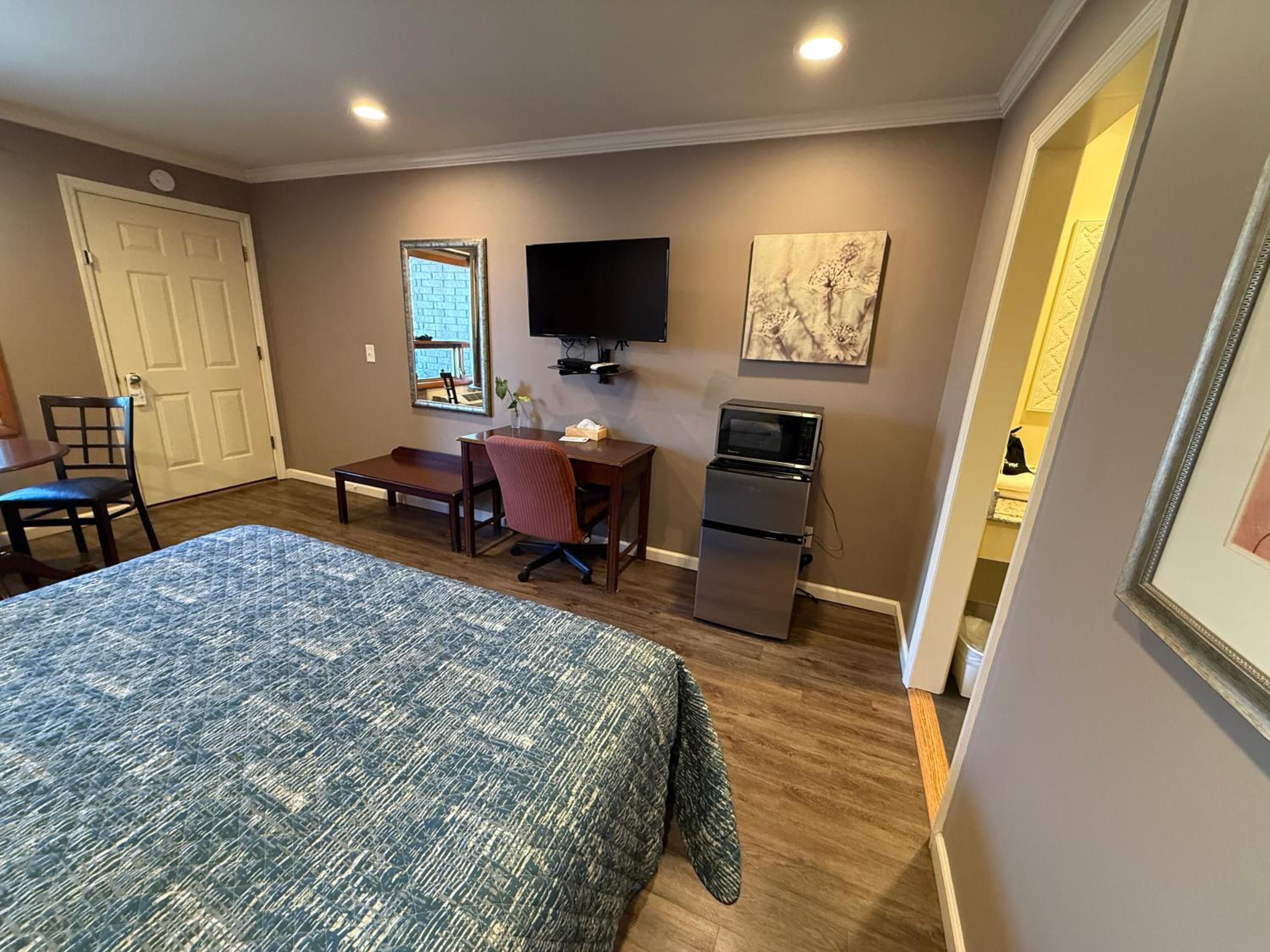 Standard King Room