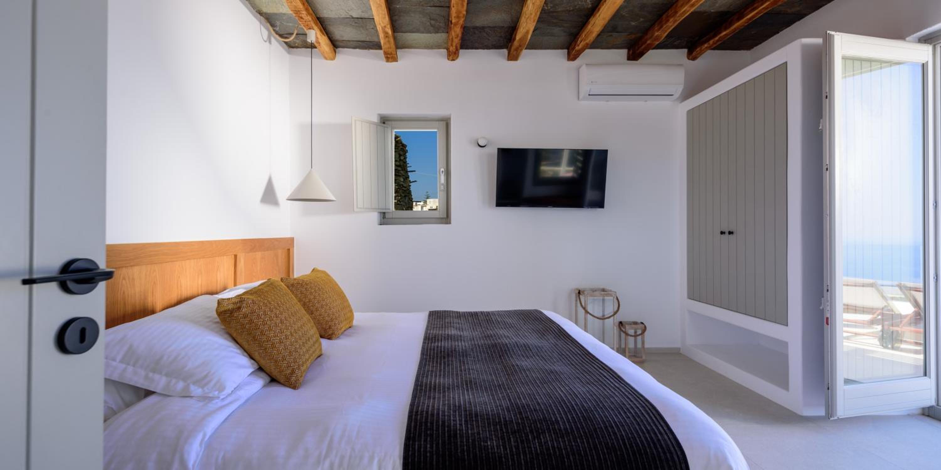 King Suite with Sea View photo 3