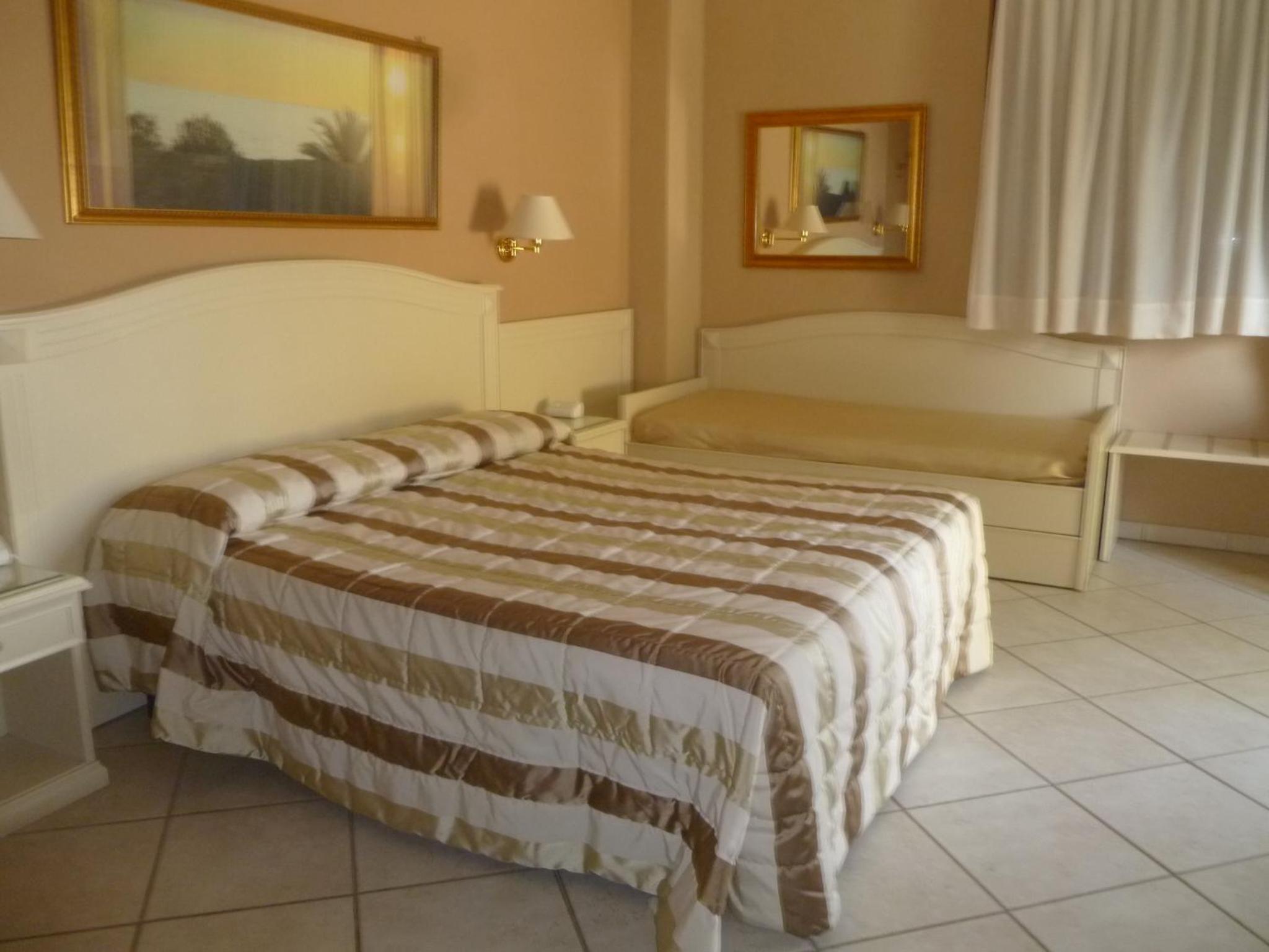 Economy Family Room