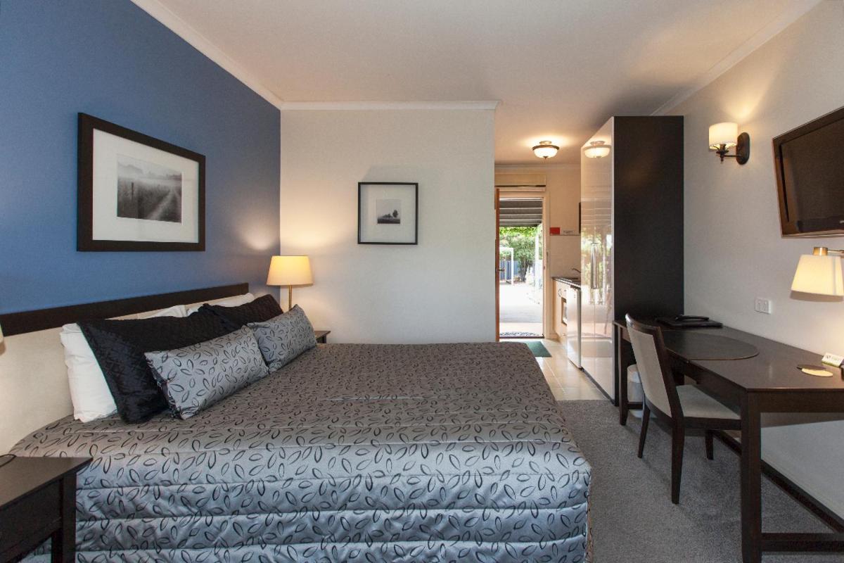 Executive Queen Suite photo 3