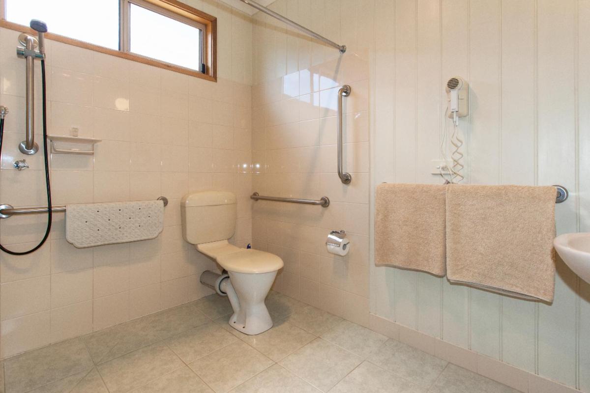 King Room - Disability Access photo 3