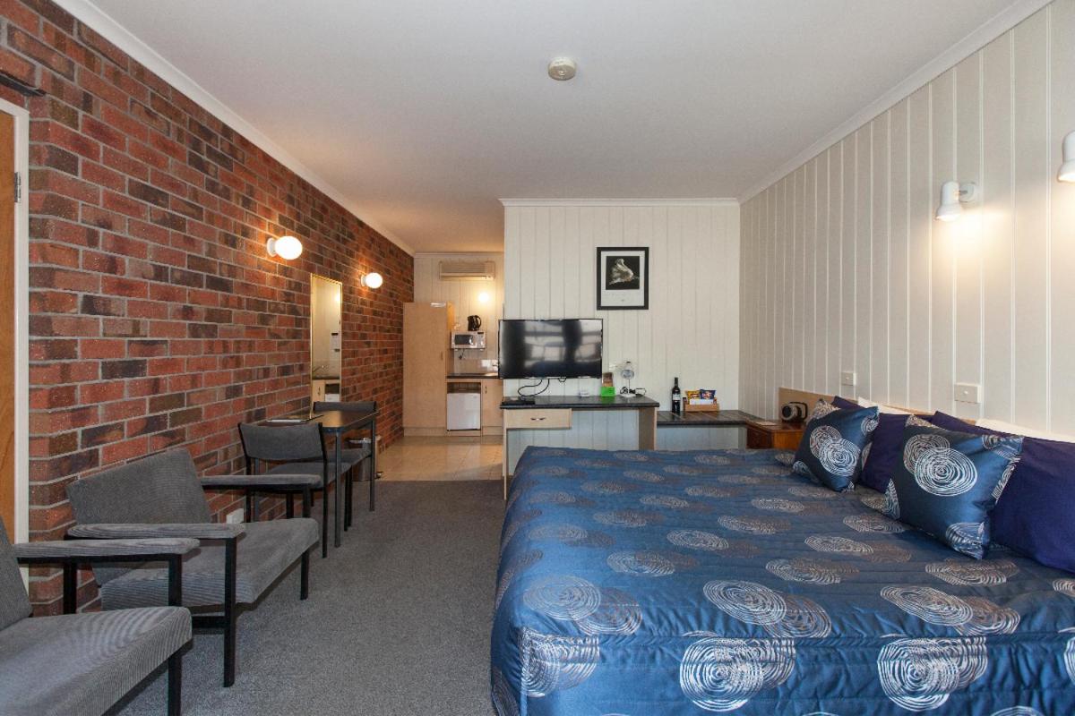 King Room - Disability Access photo 2