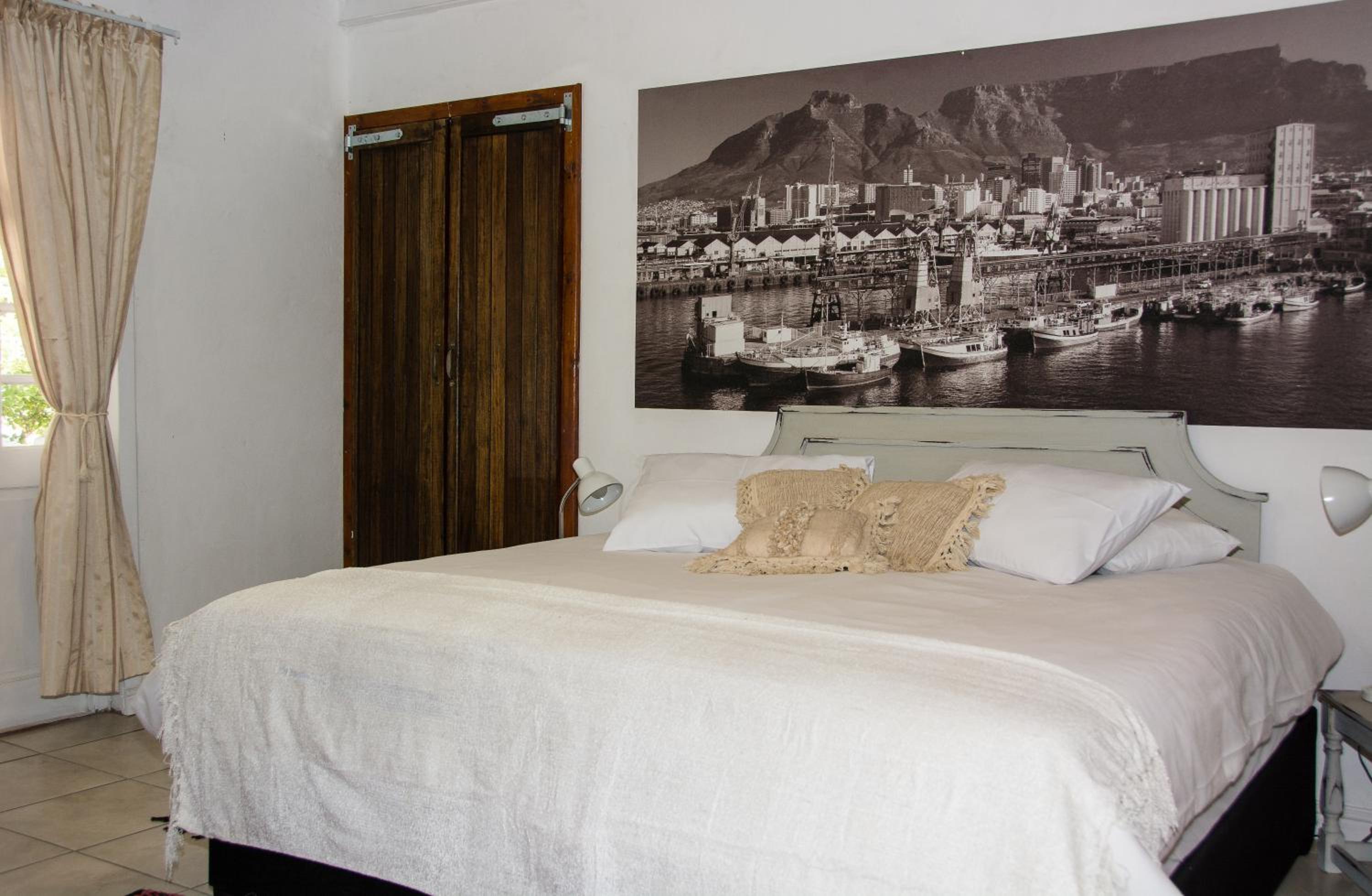 Deluxe Double or Twin Room photo 3