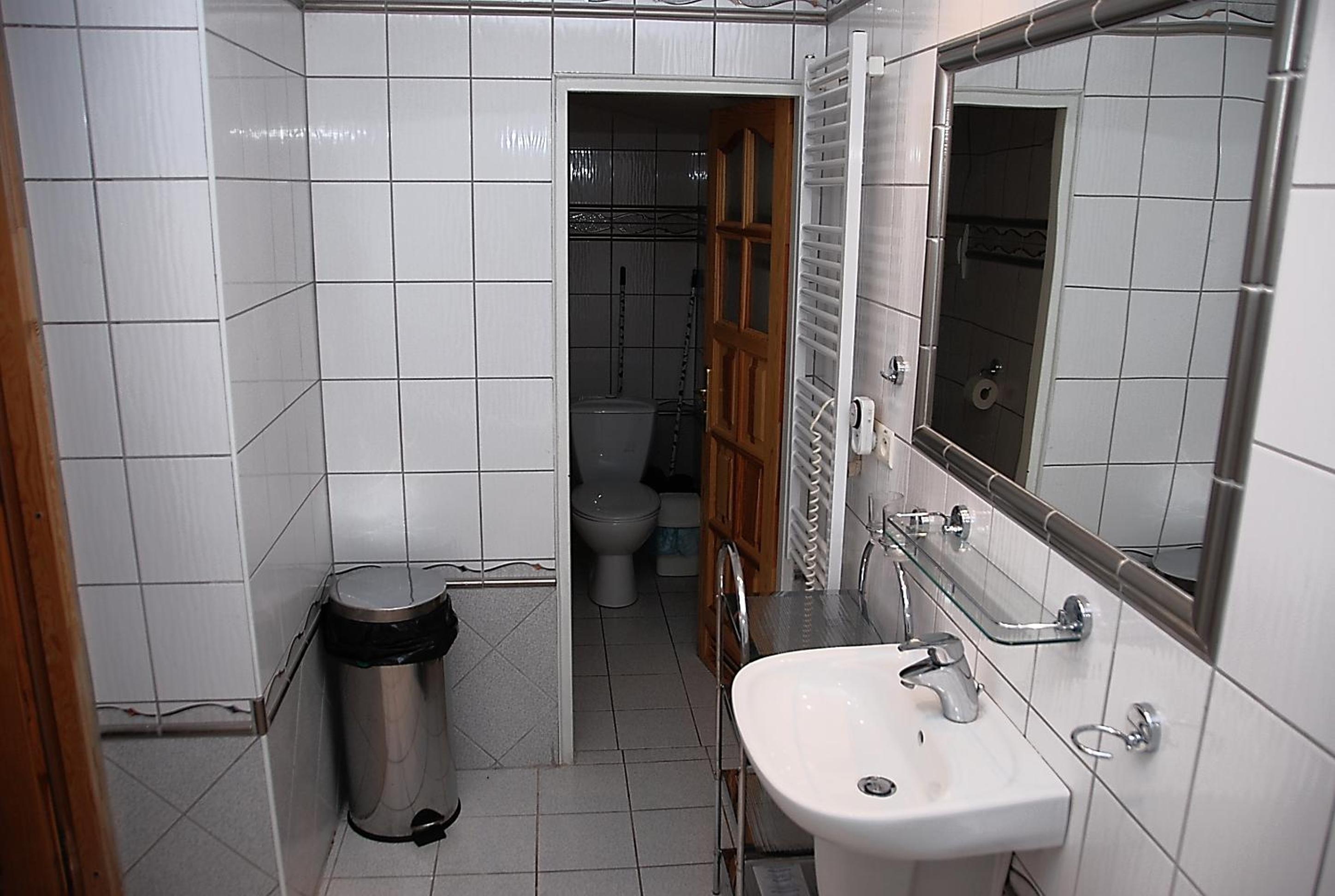 Deluxe One-Bedroom Apartment (2 Adults) - Photo 5
