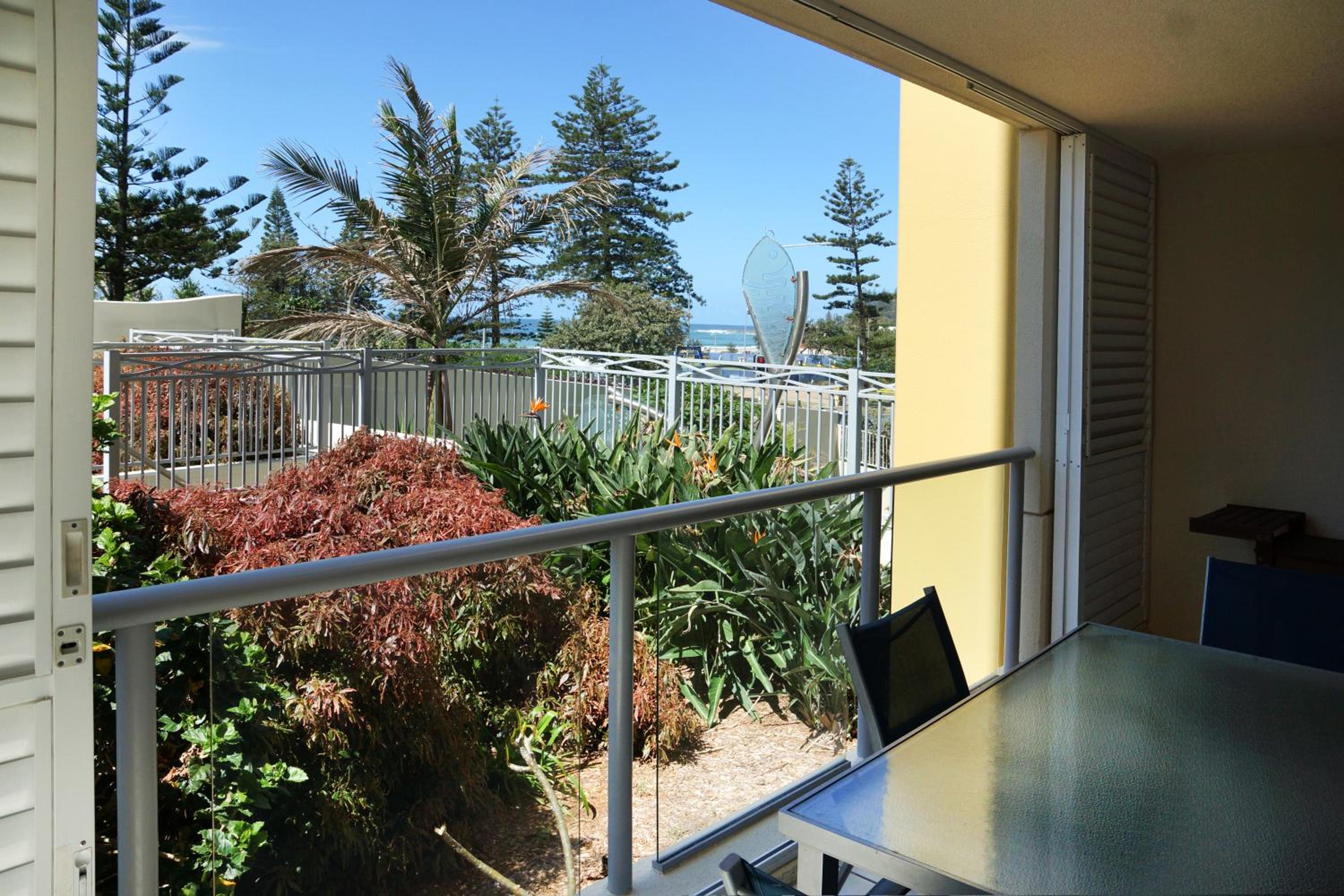 Two bedroom Apartment with Garden view - Photo 2