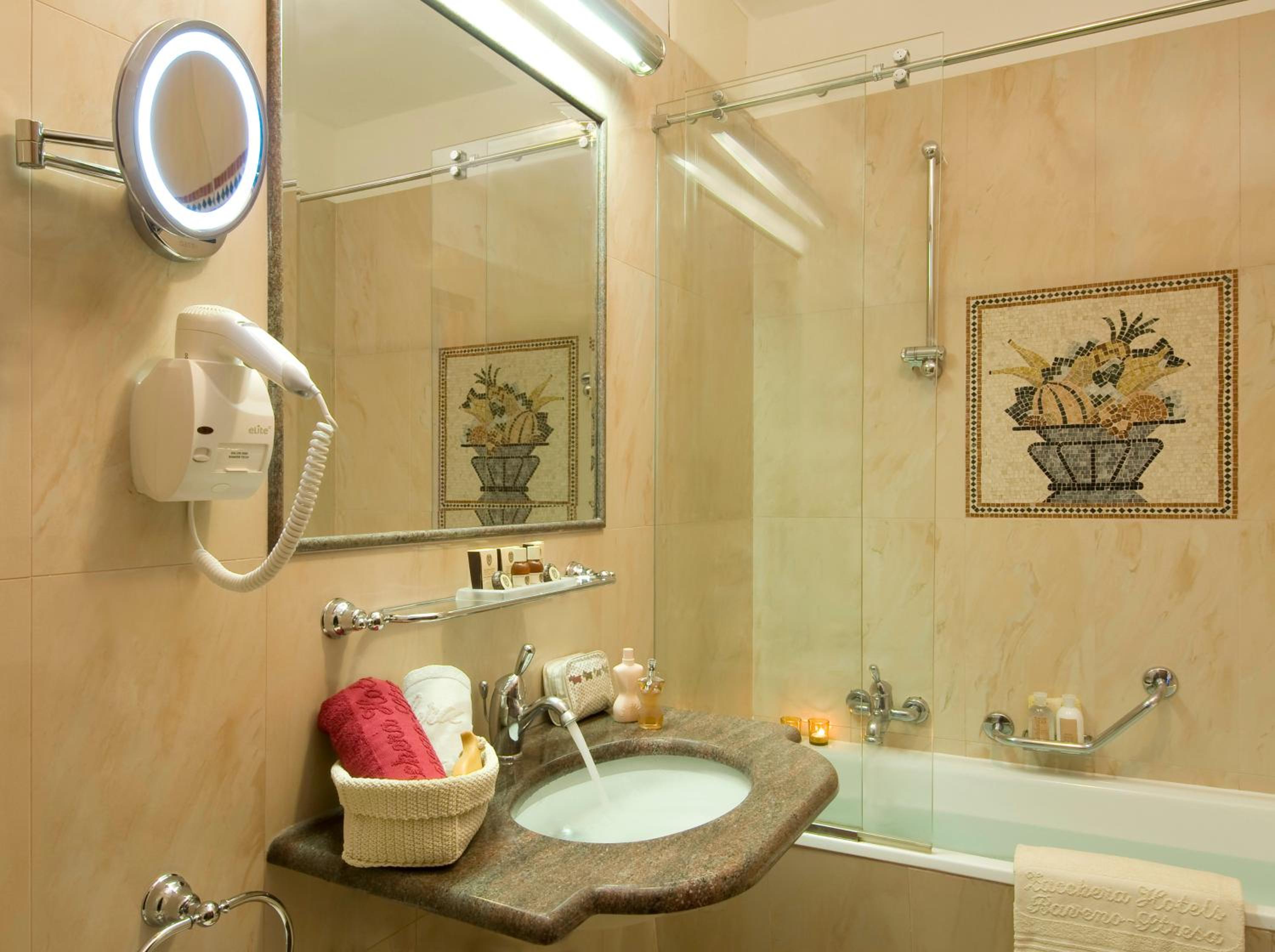 Deluxe Double or Twin Room - Mountain Side - Photo 2